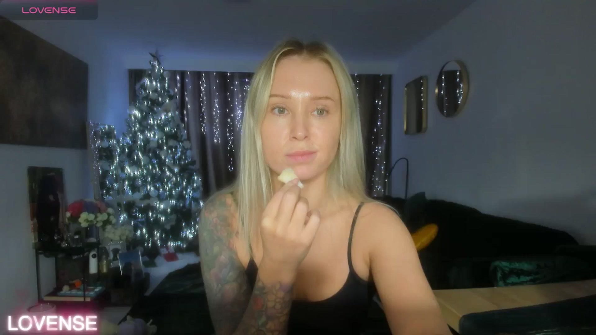 Gallery image thumbnail from AAA_Yas's myfreecams stream on, 12/17/2025, 23:40 image 1 of 20