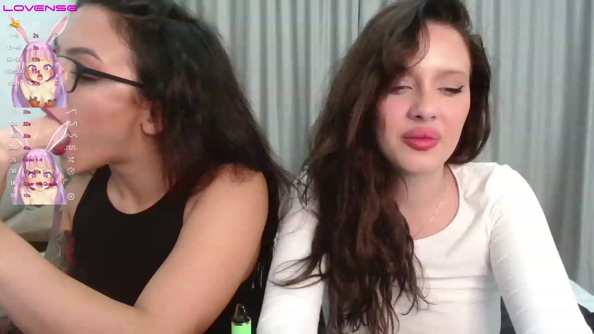 Gallery image thumbnail from AAliceee's myfreecams stream on, 11/15/2022, 21:34 image 2 of 20