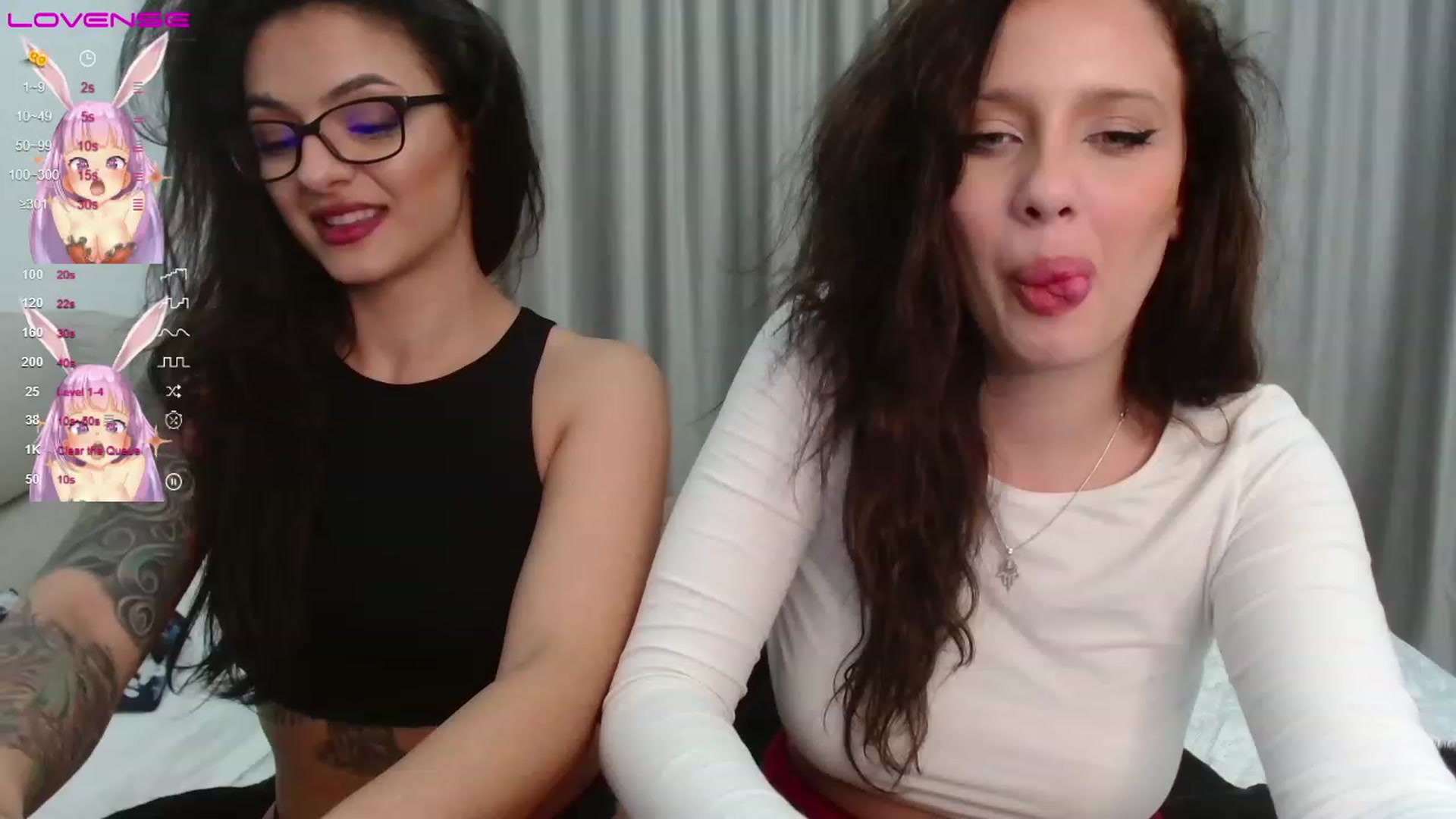 Gallery image thumbnail from AAliceee's myfreecams stream on, 11/15/2022, 21:34 image 16 of 20
