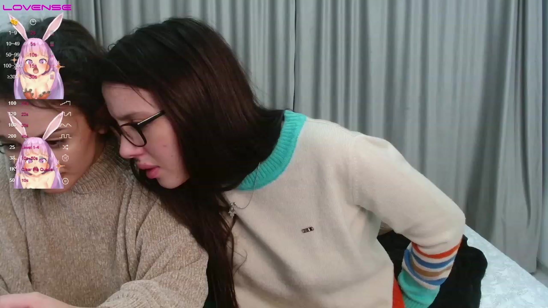 Gallery image thumbnail from AAliceee's myfreecams stream on, 11/17/2022, 02:13 image 4 of 20