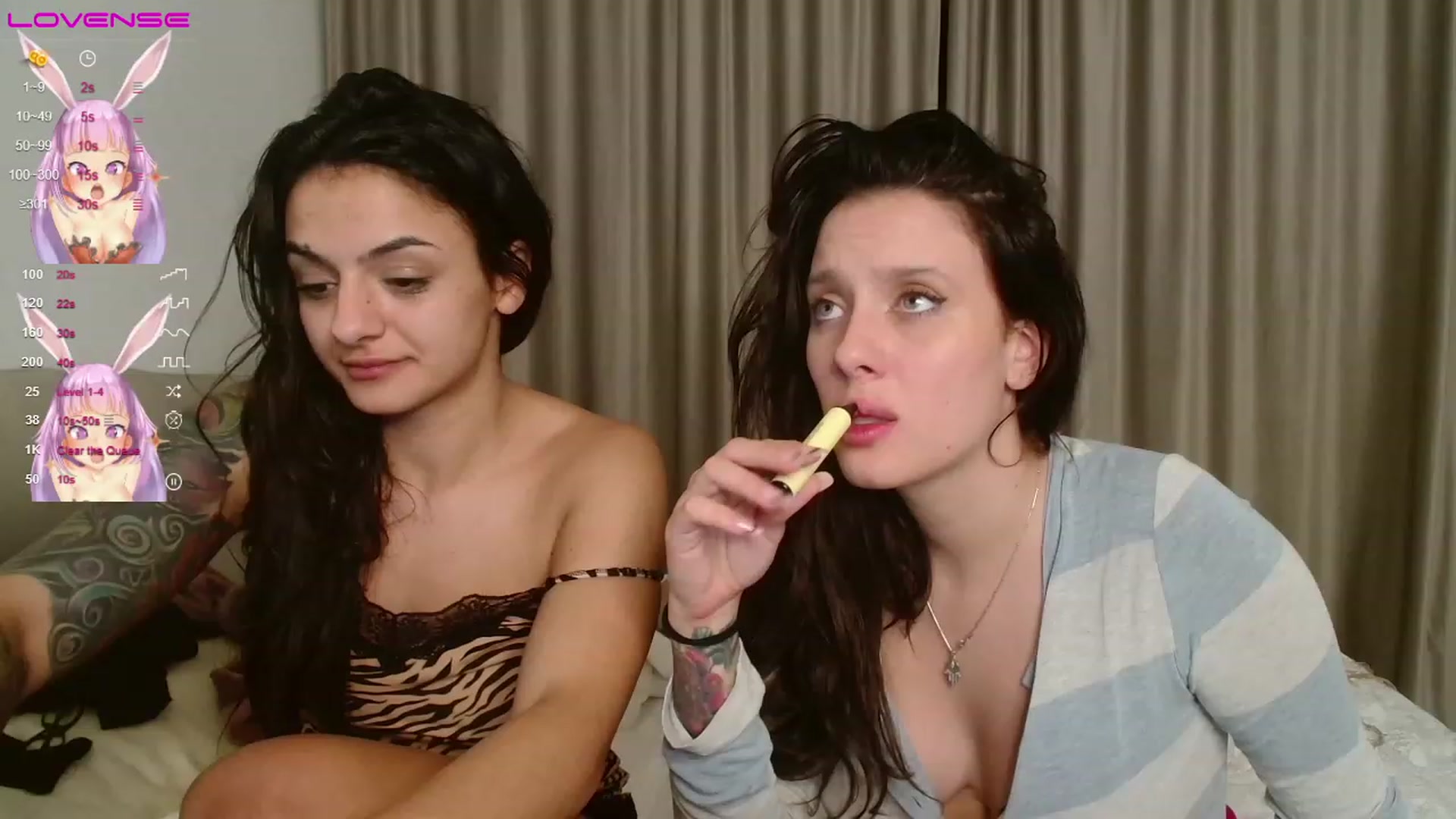 Gallery image thumbnail from AAliceee's myfreecams stream on, 11/21/2022, 03:19 image 17 of 20