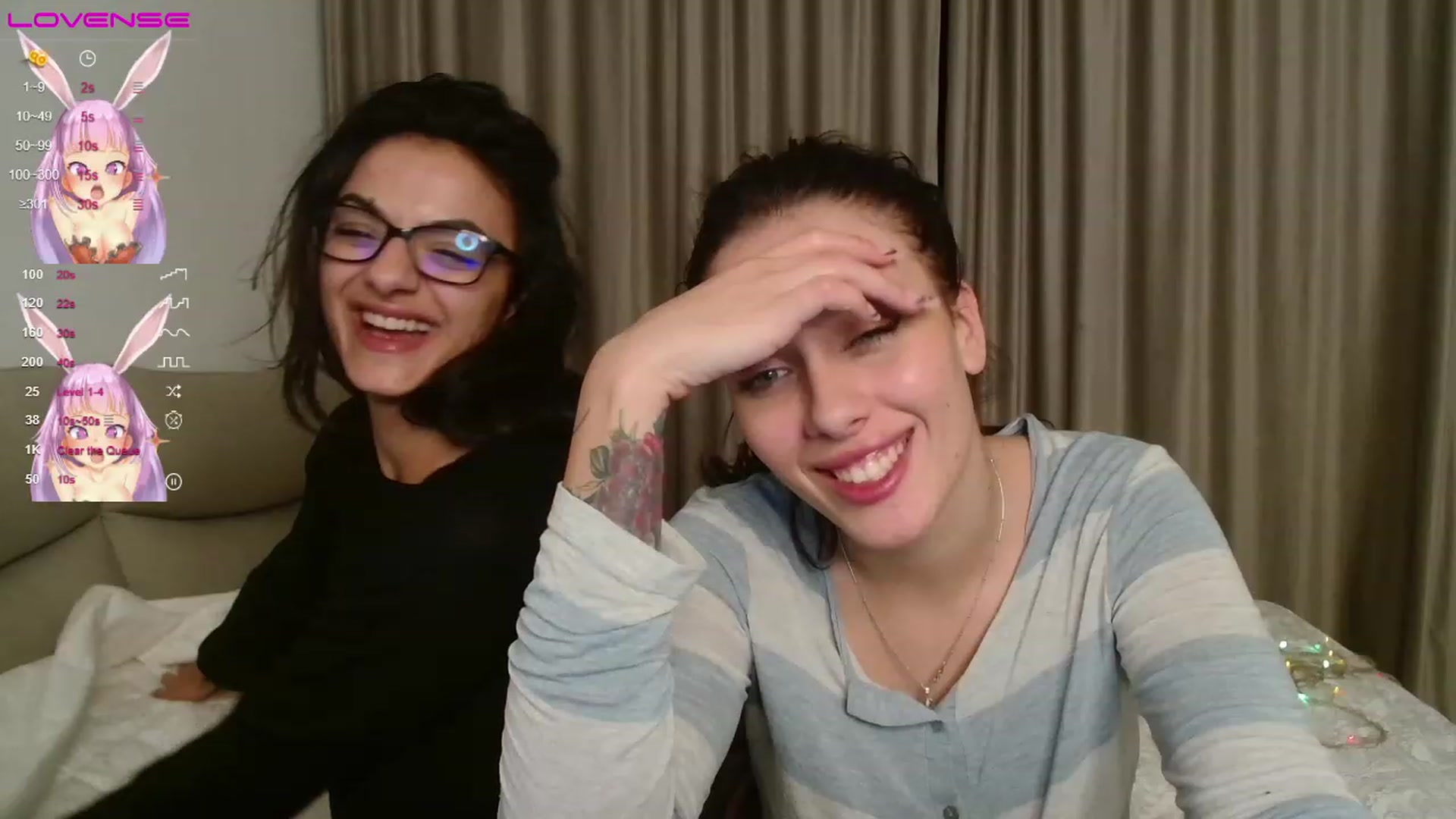 Gallery image thumbnail from AAliceee's myfreecams stream on, 11/21/2022, 03:46 image 14 of 20