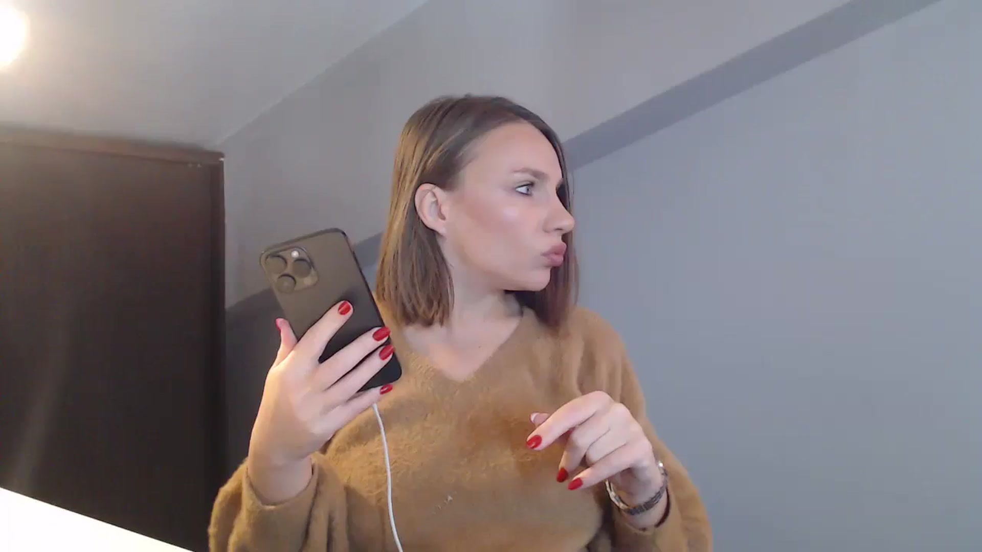 Gallery image thumbnail from ABABAB1's myfreecams stream on, 12/14/2024, 10:17 image 7 of 20