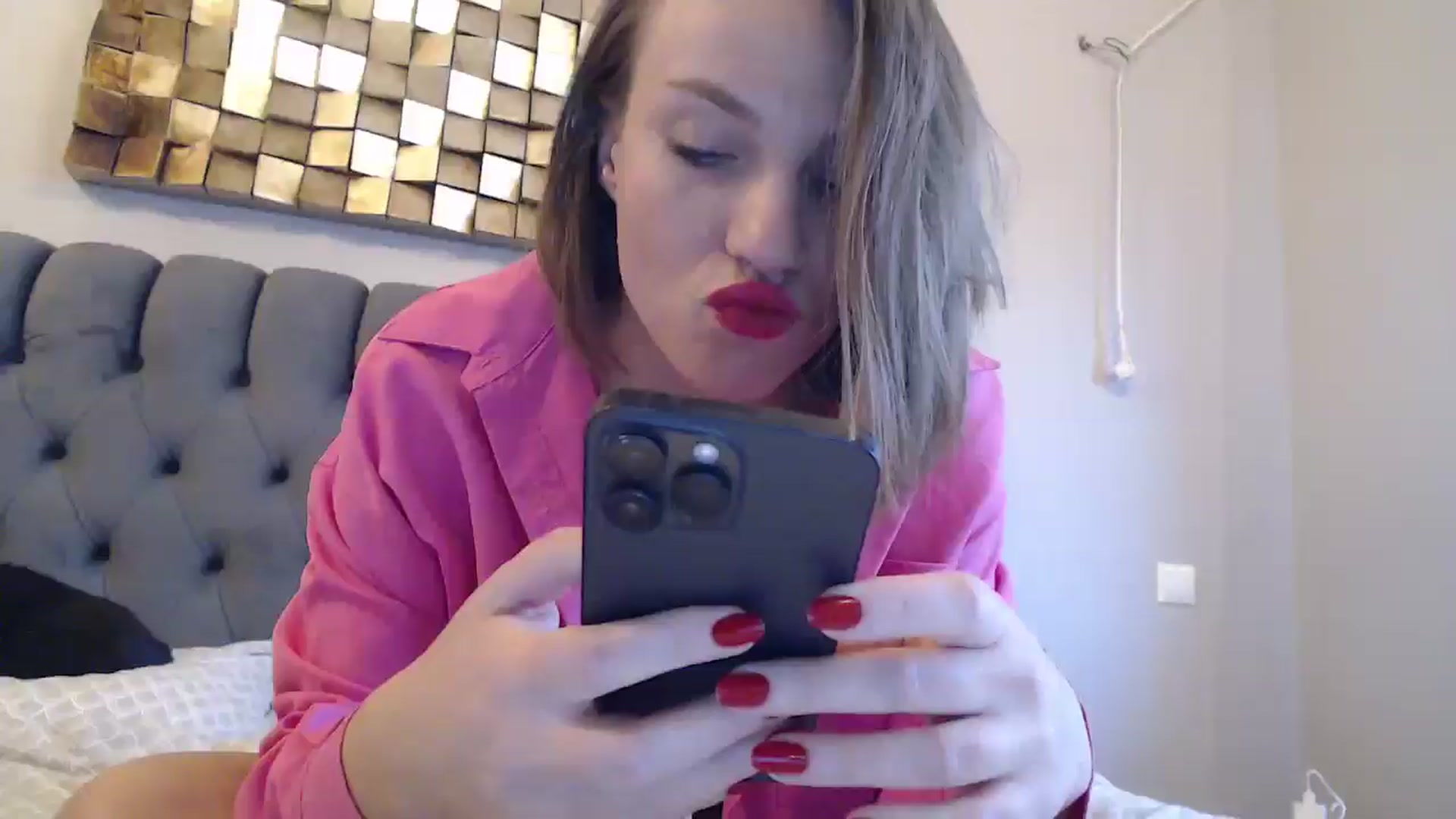 Gallery image thumbnail from ABABAB1's myfreecams stream on, 12/15/2024, 14:03 image 13 of 20