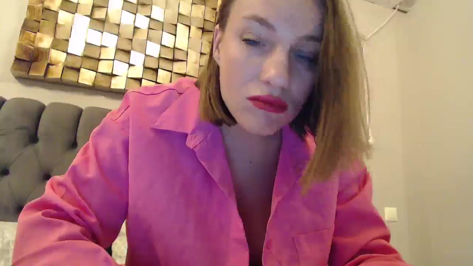 Gallery image thumbnail from ABABAB1's myfreecams stream on, 12/15/2024, 15:28 image 6 of 20