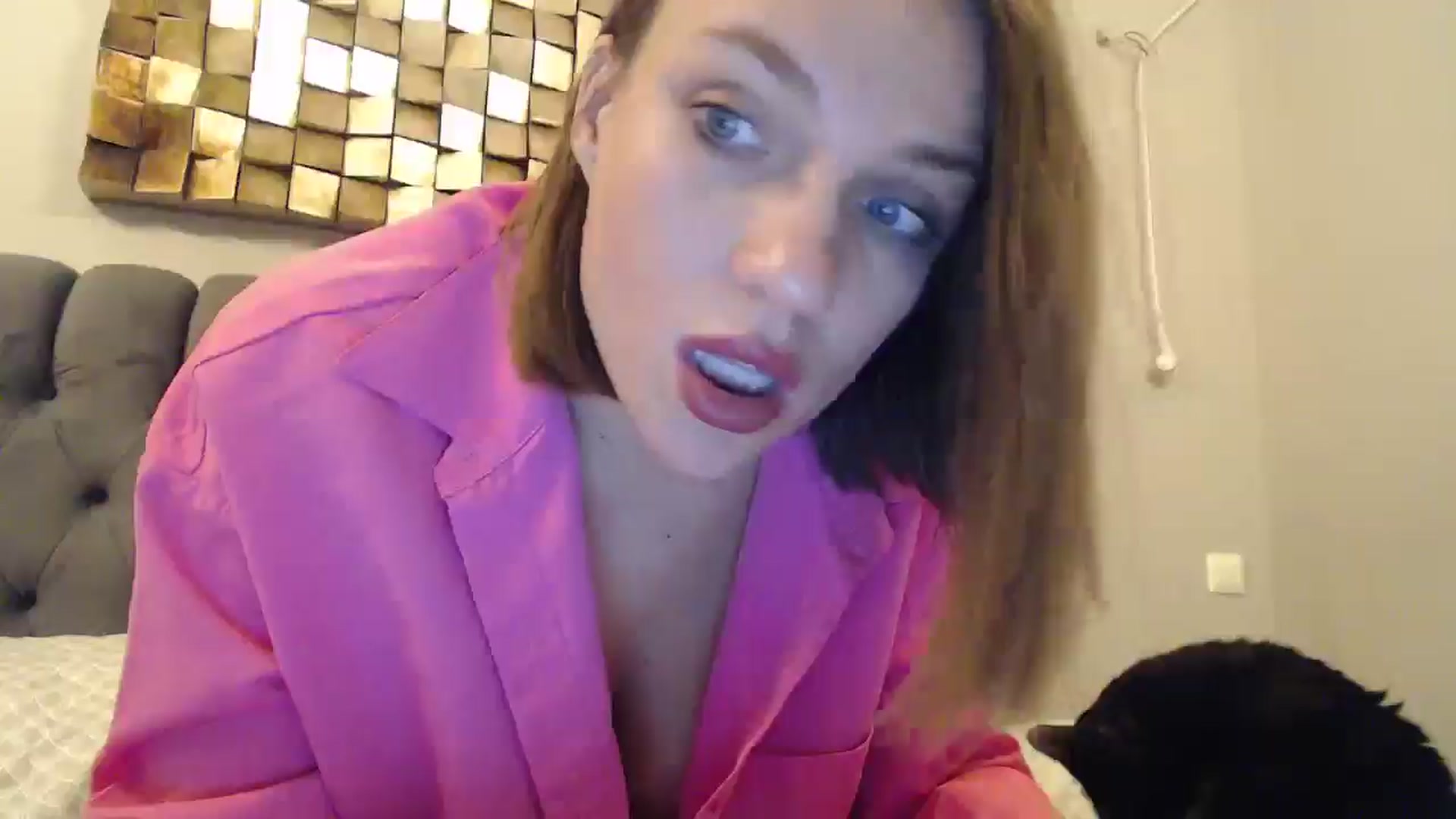 Gallery image thumbnail from ABABAB1's myfreecams stream on, 12/15/2024, 16:51 image 10 of 20