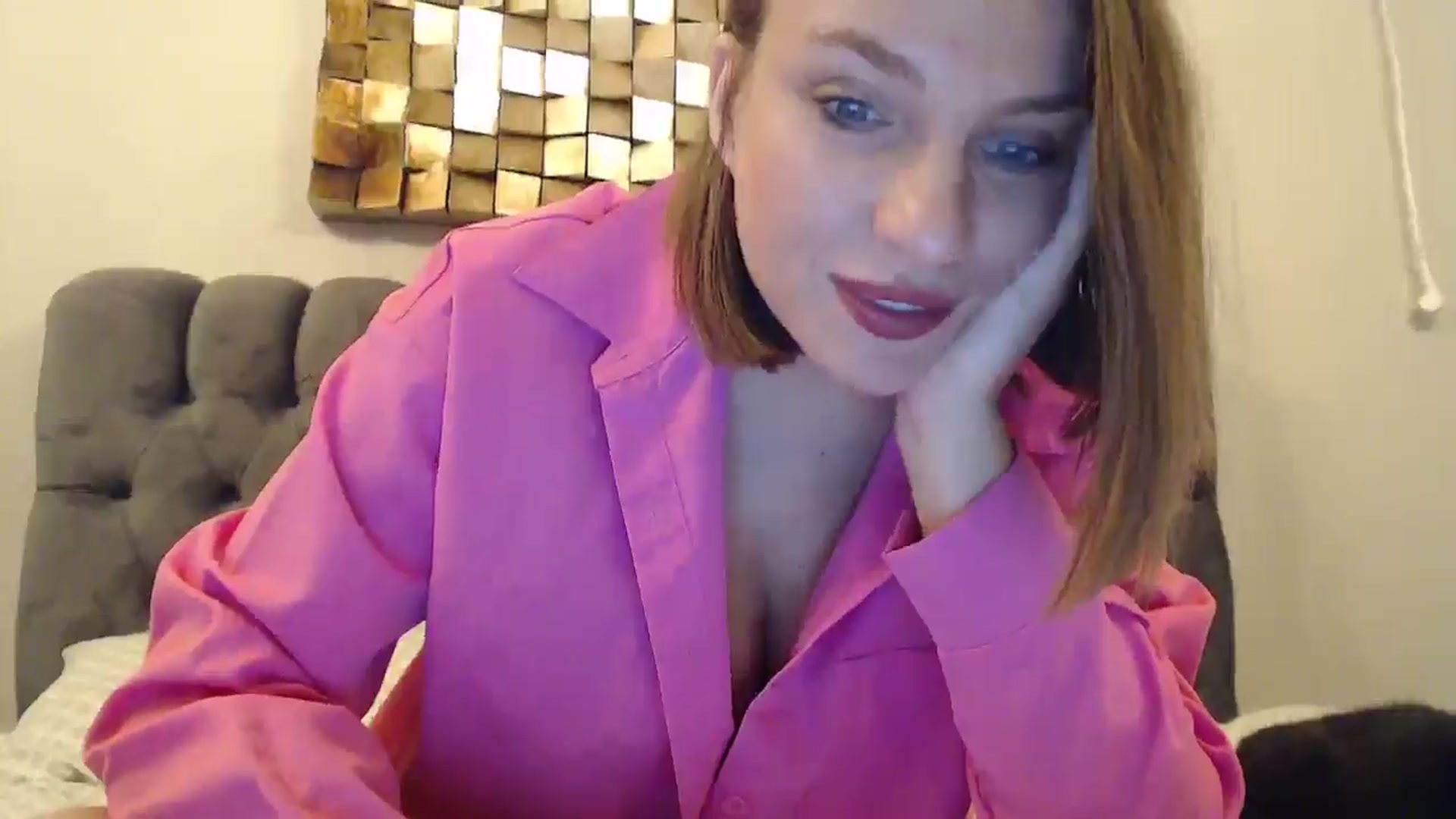 Gallery image thumbnail from ABABAB1's myfreecams stream on, 12/15/2024, 16:51 image 2 of 20