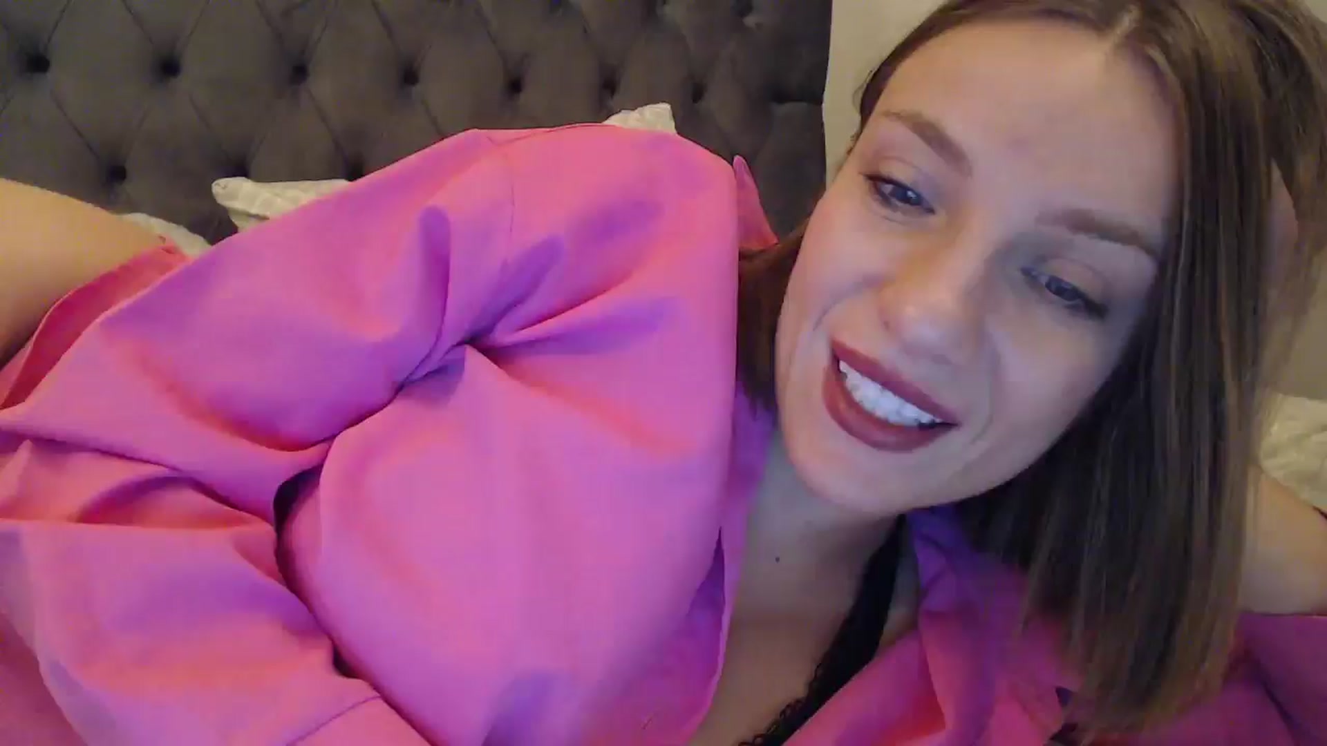 Gallery image thumbnail from ABABAB1's myfreecams stream on, 12/15/2024, 16:51 image 15 of 20