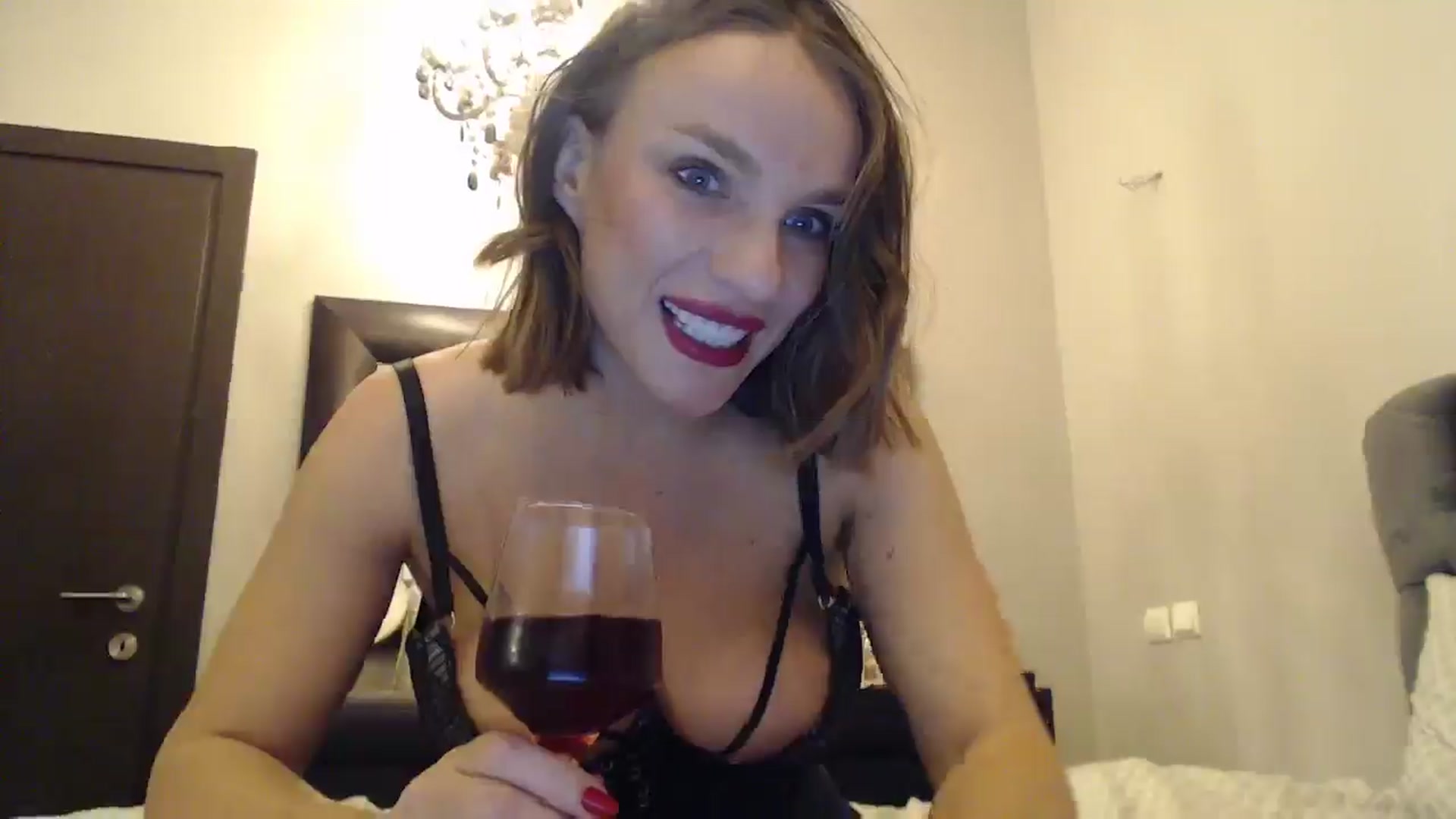 Gallery image thumbnail from ABABAB1's myfreecams stream on, 12/18/2024, 21:37 image 15 of 20