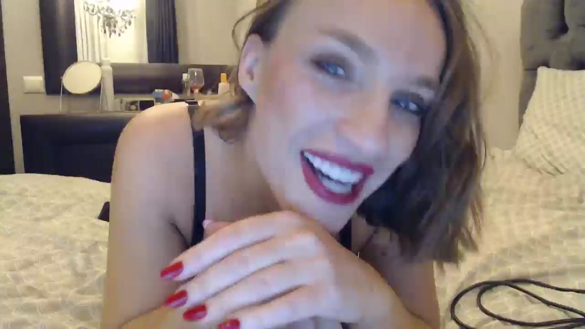 Gallery image thumbnail from ABABAB1's myfreecams stream on, 12/18/2024, 21:37 image 9 of 20
