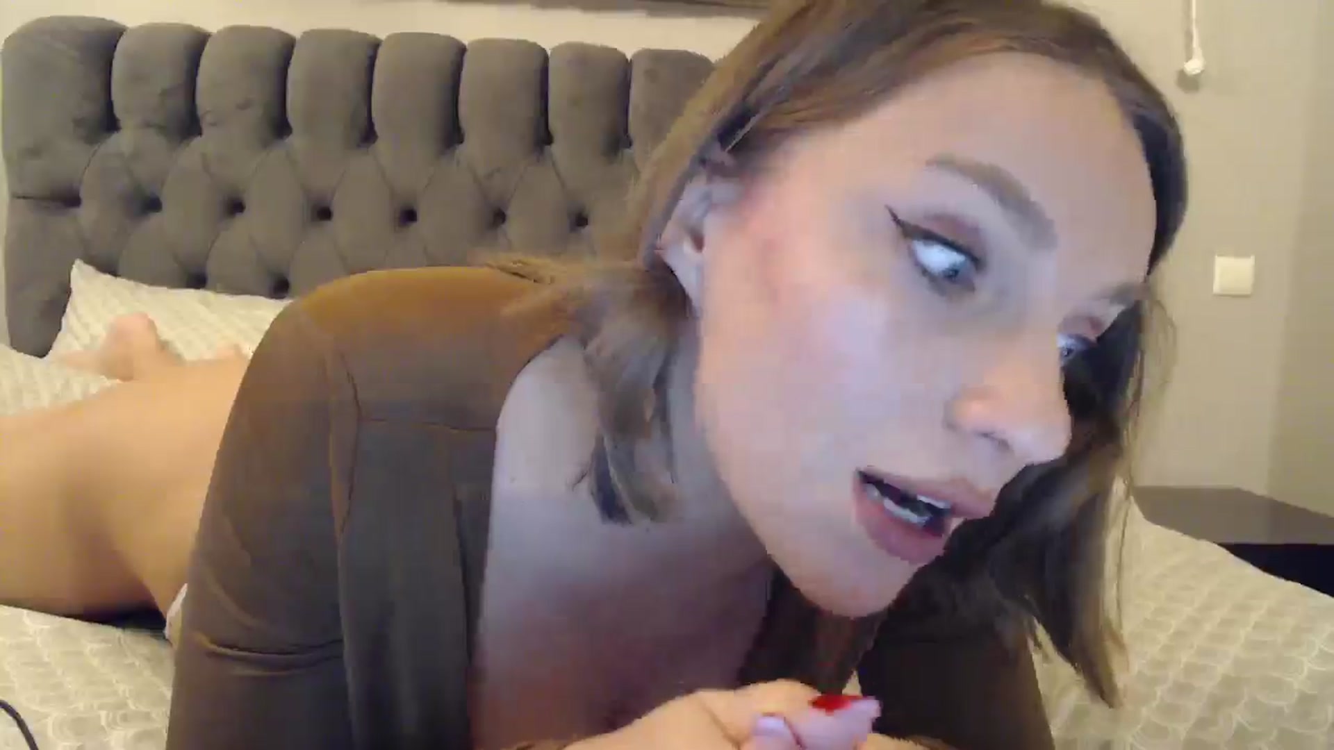 Gallery image thumbnail from ABABAB1's myfreecams stream on, 12/19/2024, 16:13 image 4 of 20