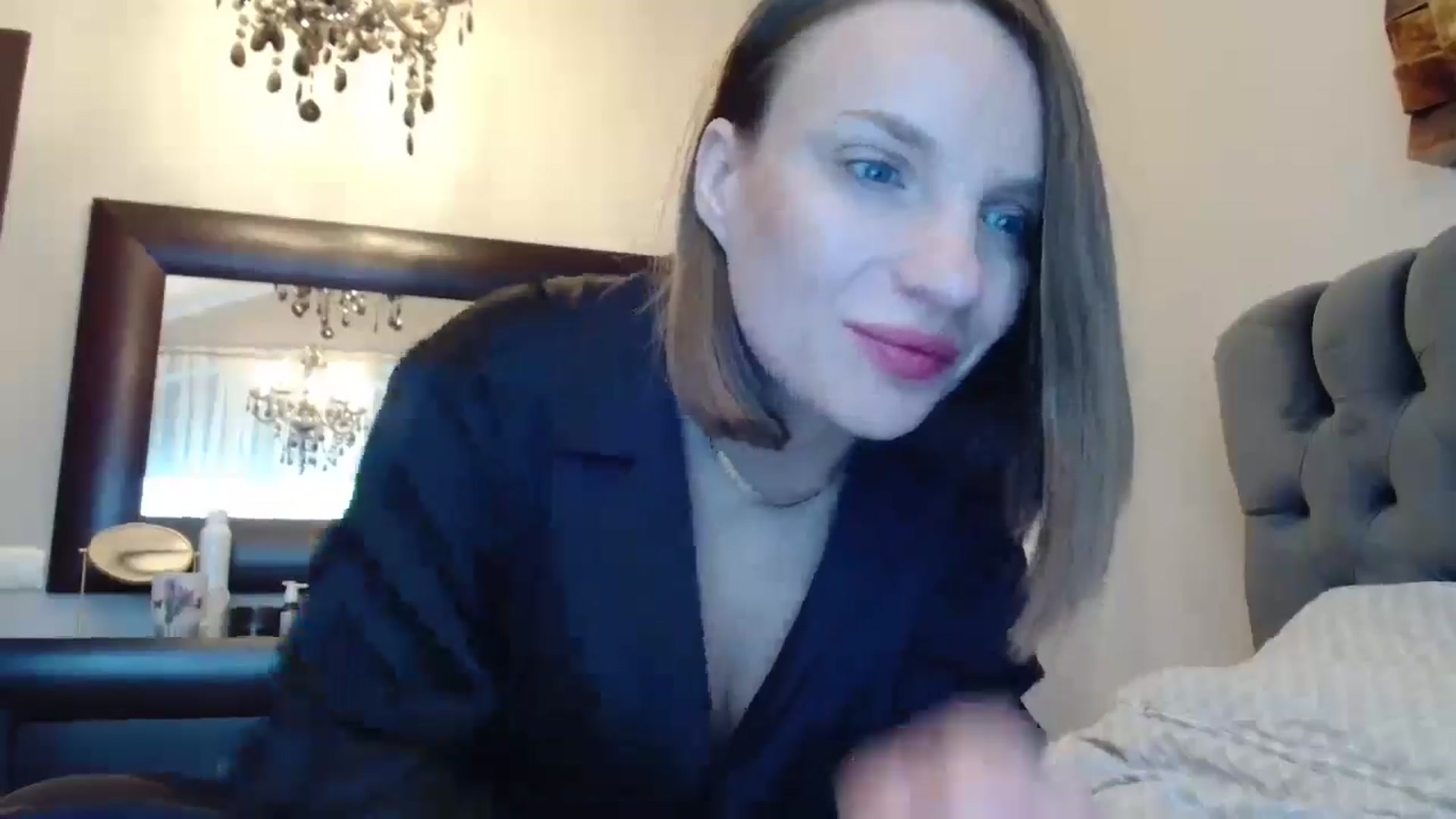 Gallery image thumbnail from ABABAB1's myfreecams stream on, 12/30/2024, 13:37 image 2 of 20