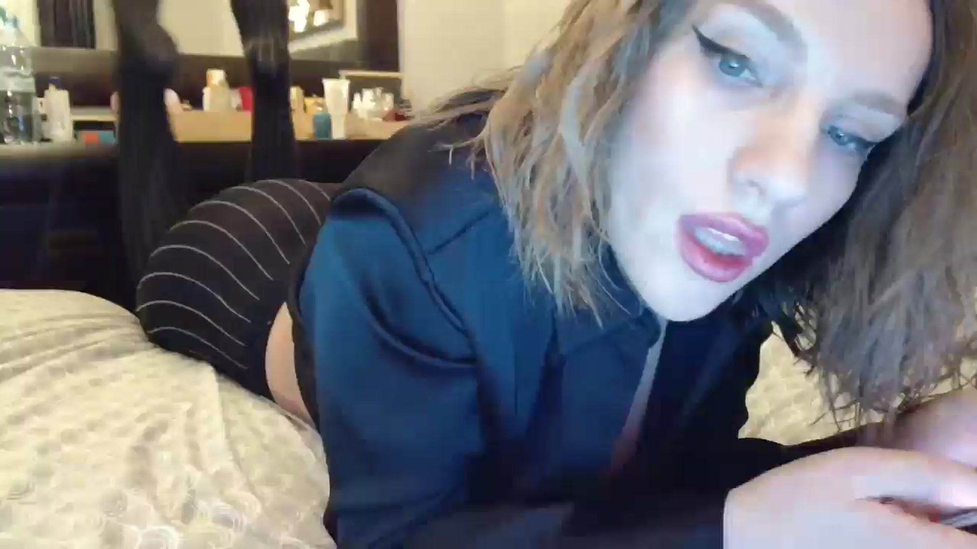 Gallery image thumbnail from ABABAB1's myfreecams stream on, 01/10/2025, 17:29 image 13 of 20