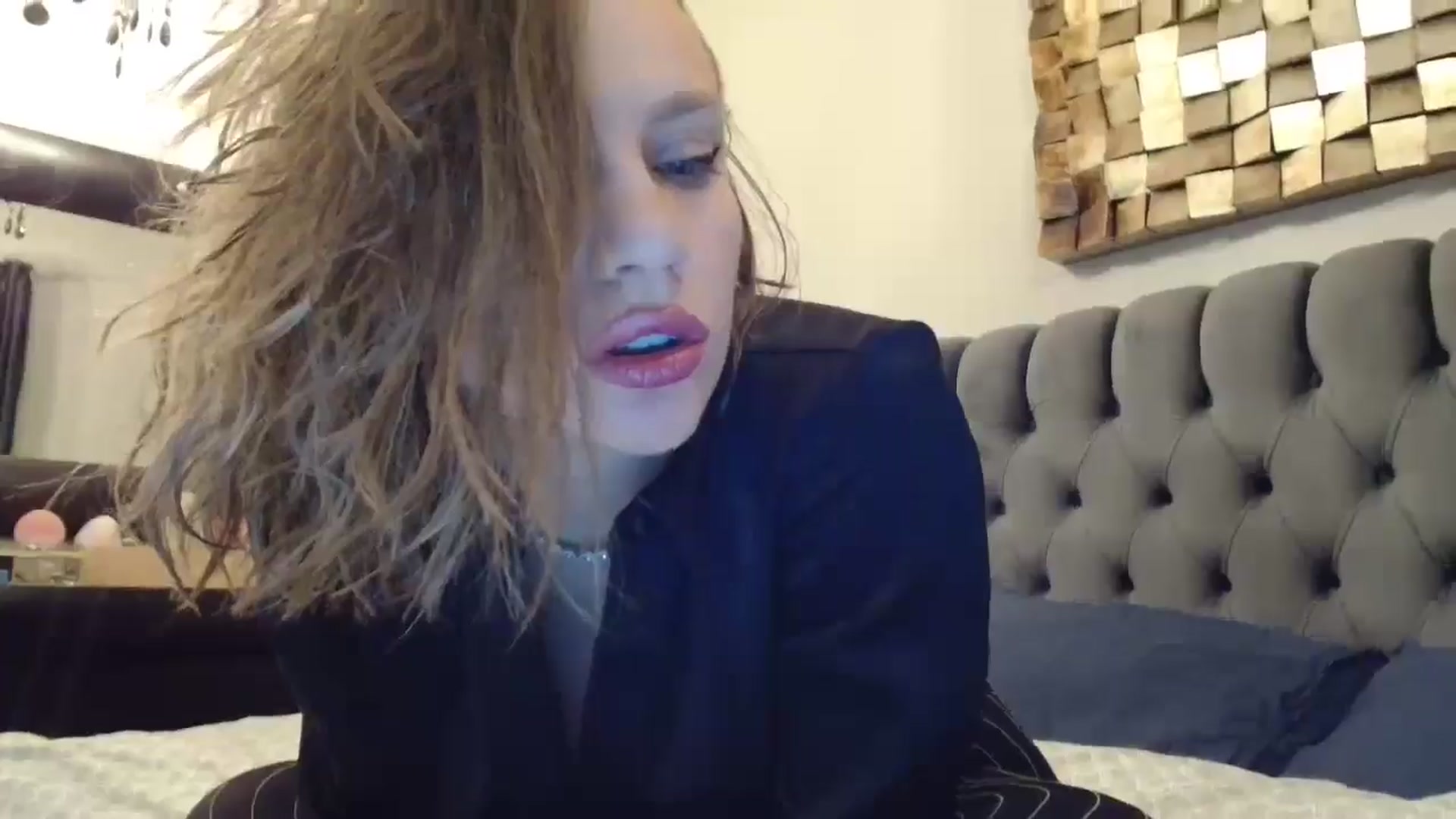 Gallery image thumbnail from ABABAB1's myfreecams stream on, 01/10/2025, 17:55 image 17 of 20