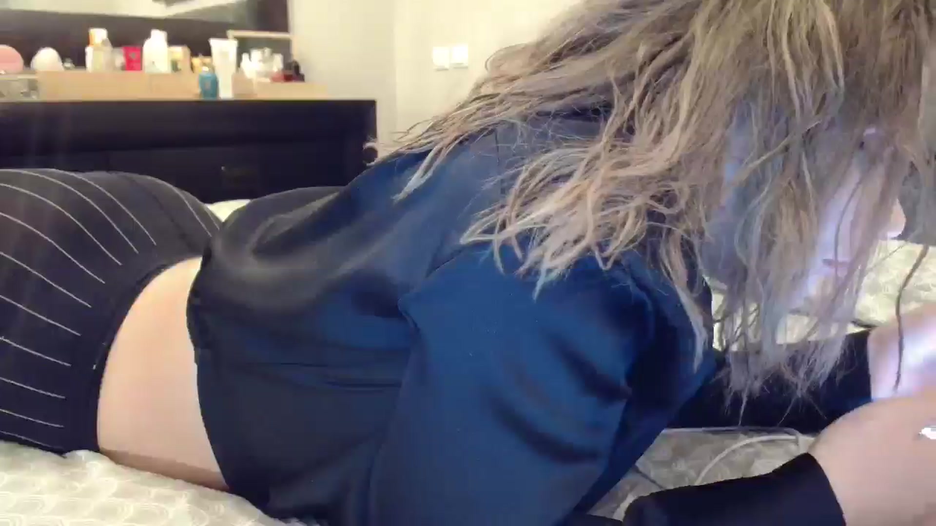 Gallery image thumbnail from ABABAB1's myfreecams stream on, 01/10/2025, 17:55 image 12 of 20
