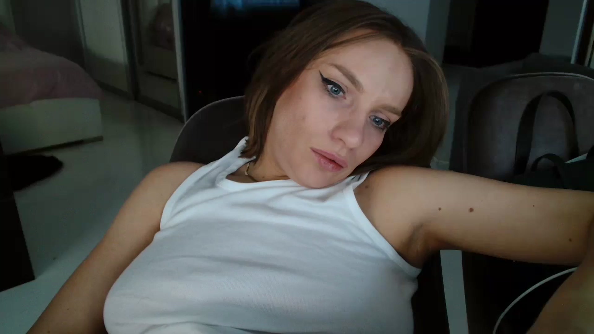 Gallery image thumbnail from ABABAB1's myfreecams stream on, 01/25/2025, 15:18 image 4 of 20