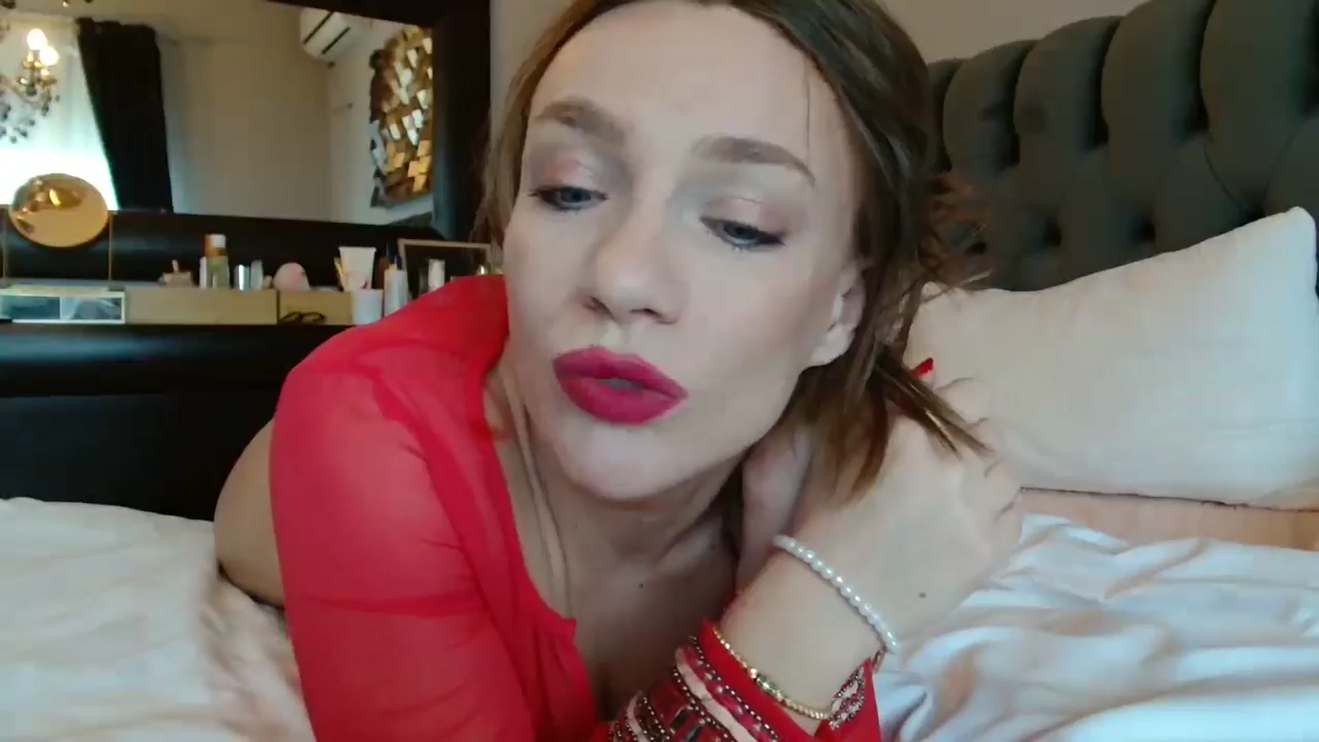 Gallery image thumbnail from ABABAB1's myfreecams stream on, 04/19/2025, 08:39 image 15 of 20