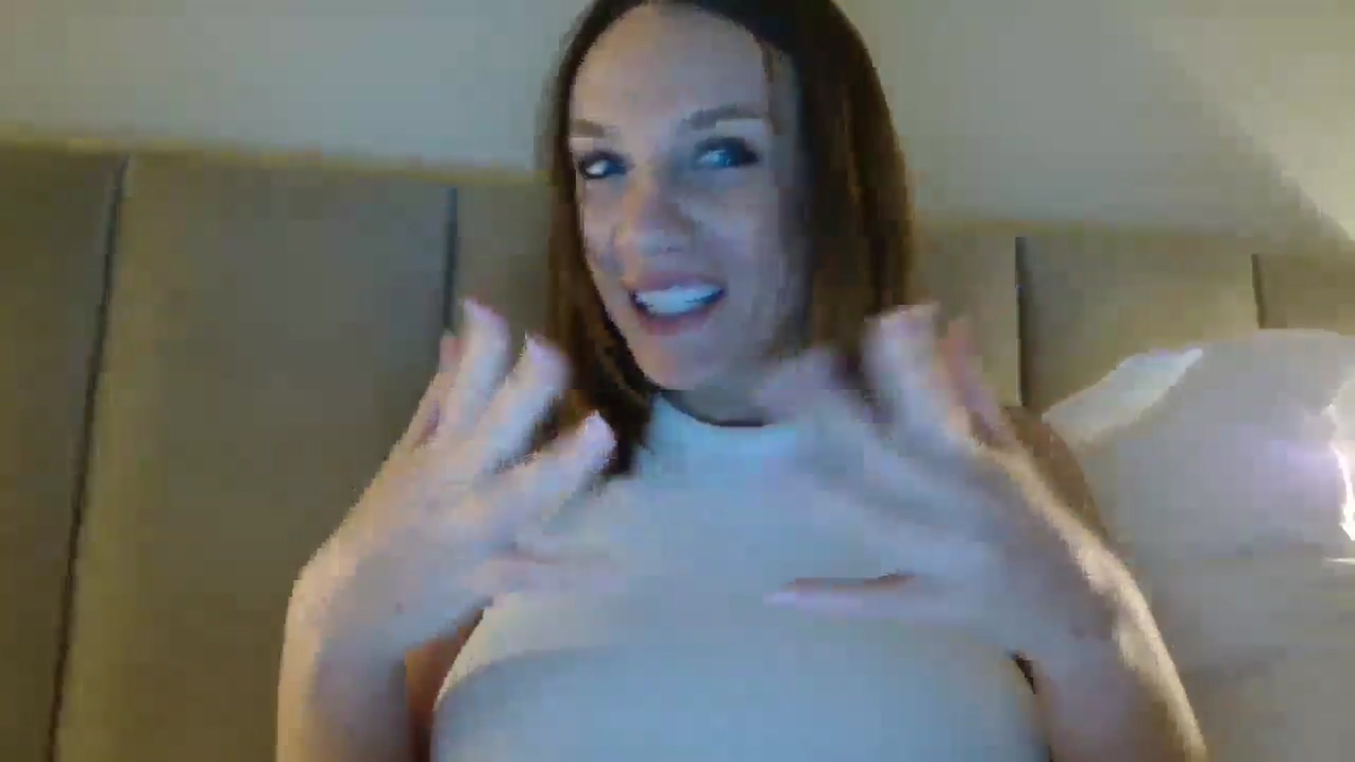 Gallery image thumbnail from ABABAB1's myfreecams stream on, 05/14/2025, 20:47 image 10 of 20