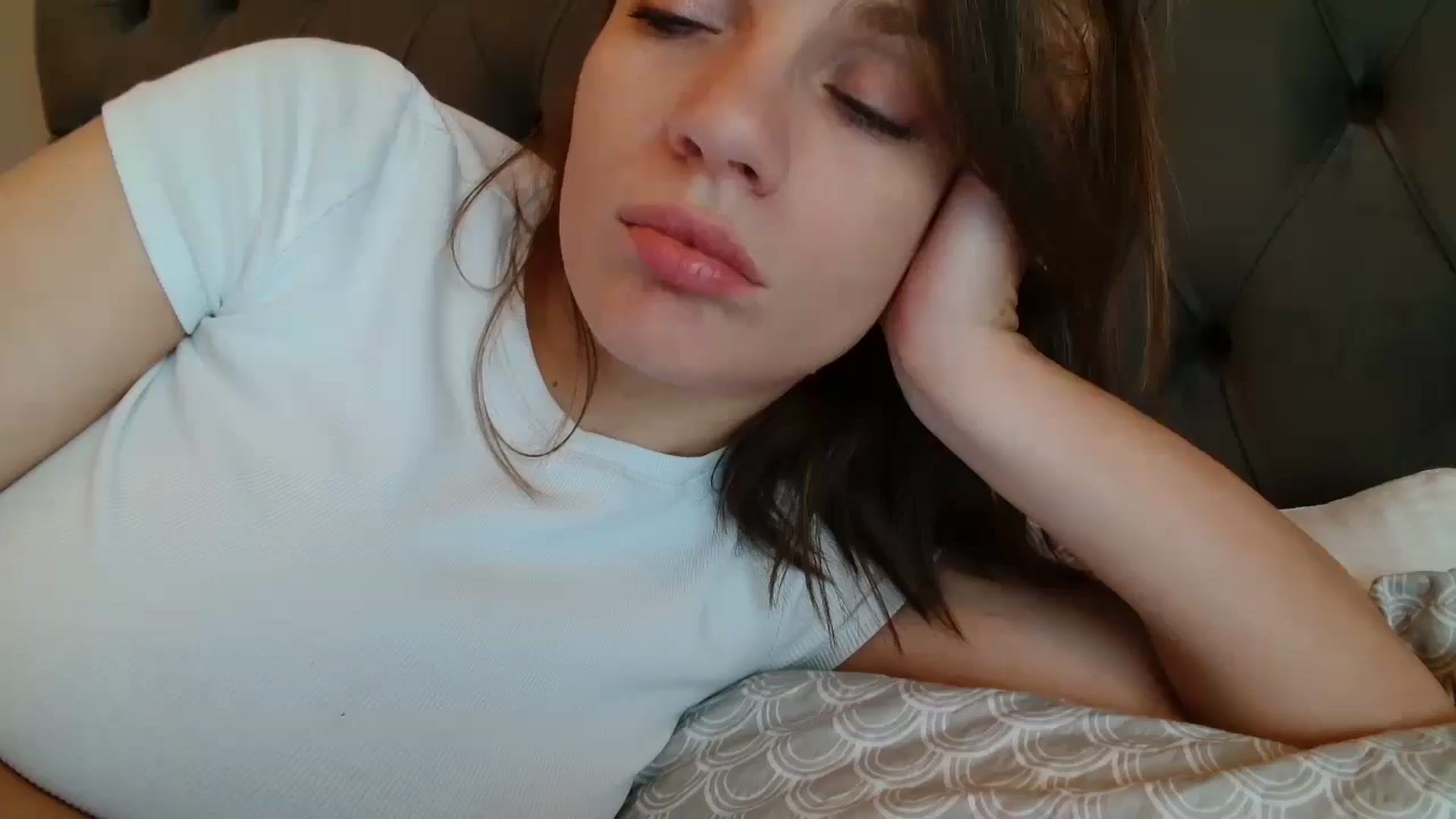 Gallery image thumbnail from ABABAB1's myfreecams stream on, 06/01/2025, 10:39 image 18 of 20