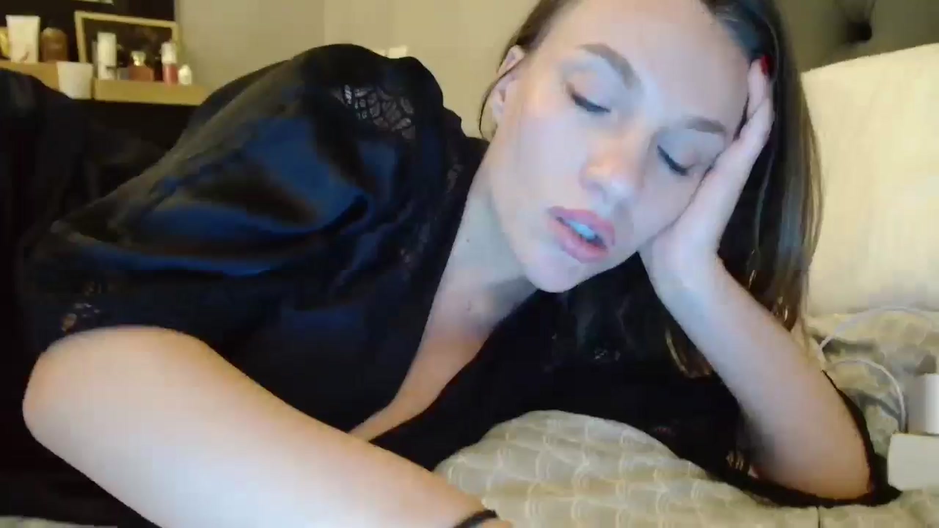 Gallery image thumbnail from ABABAB1's myfreecams stream on, 06/01/2025, 16:54 image 18 of 20
