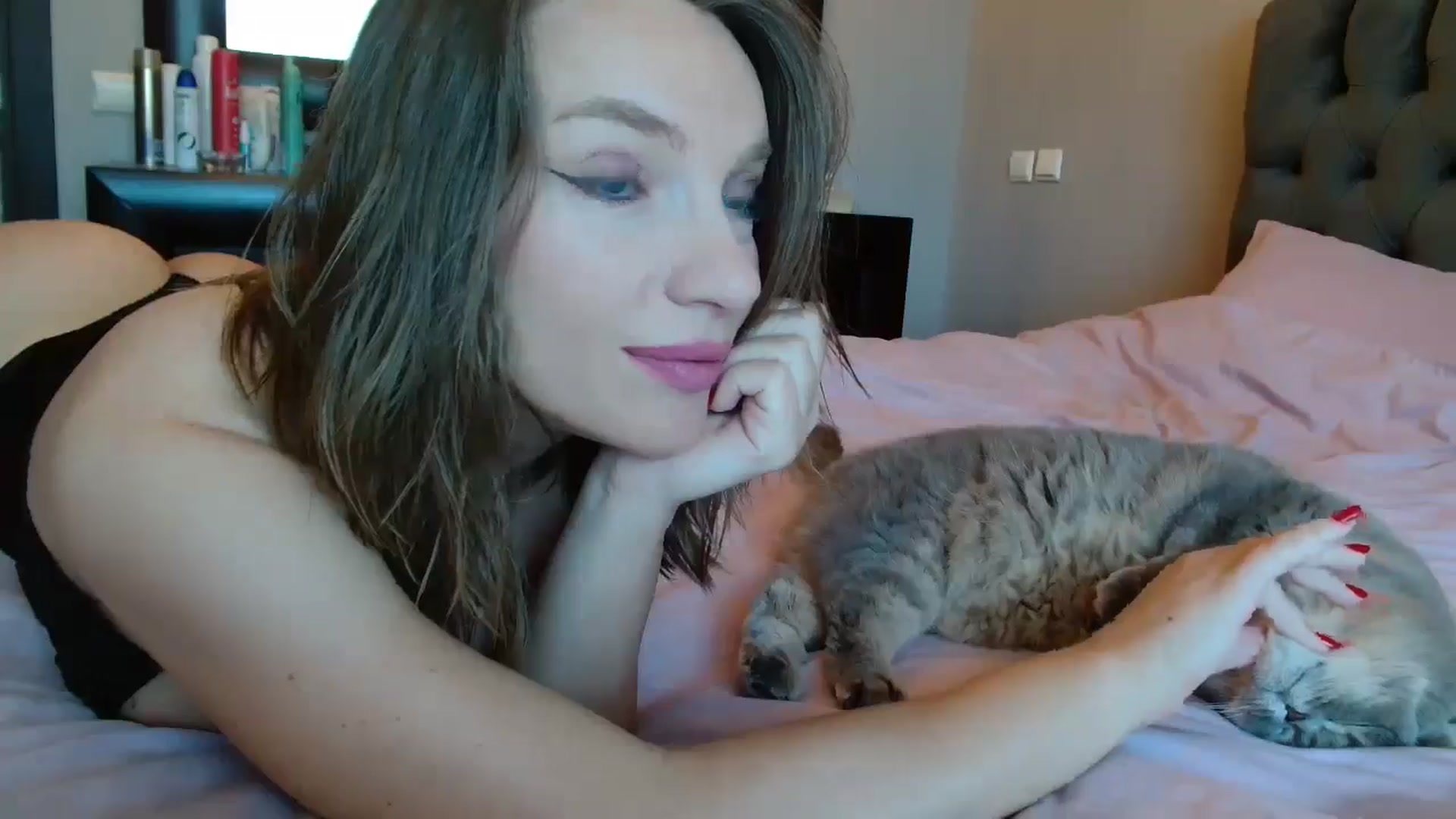 Gallery image thumbnail from ABABAB1's myfreecams stream on, 06/15/2025, 08:26 image 8 of 20