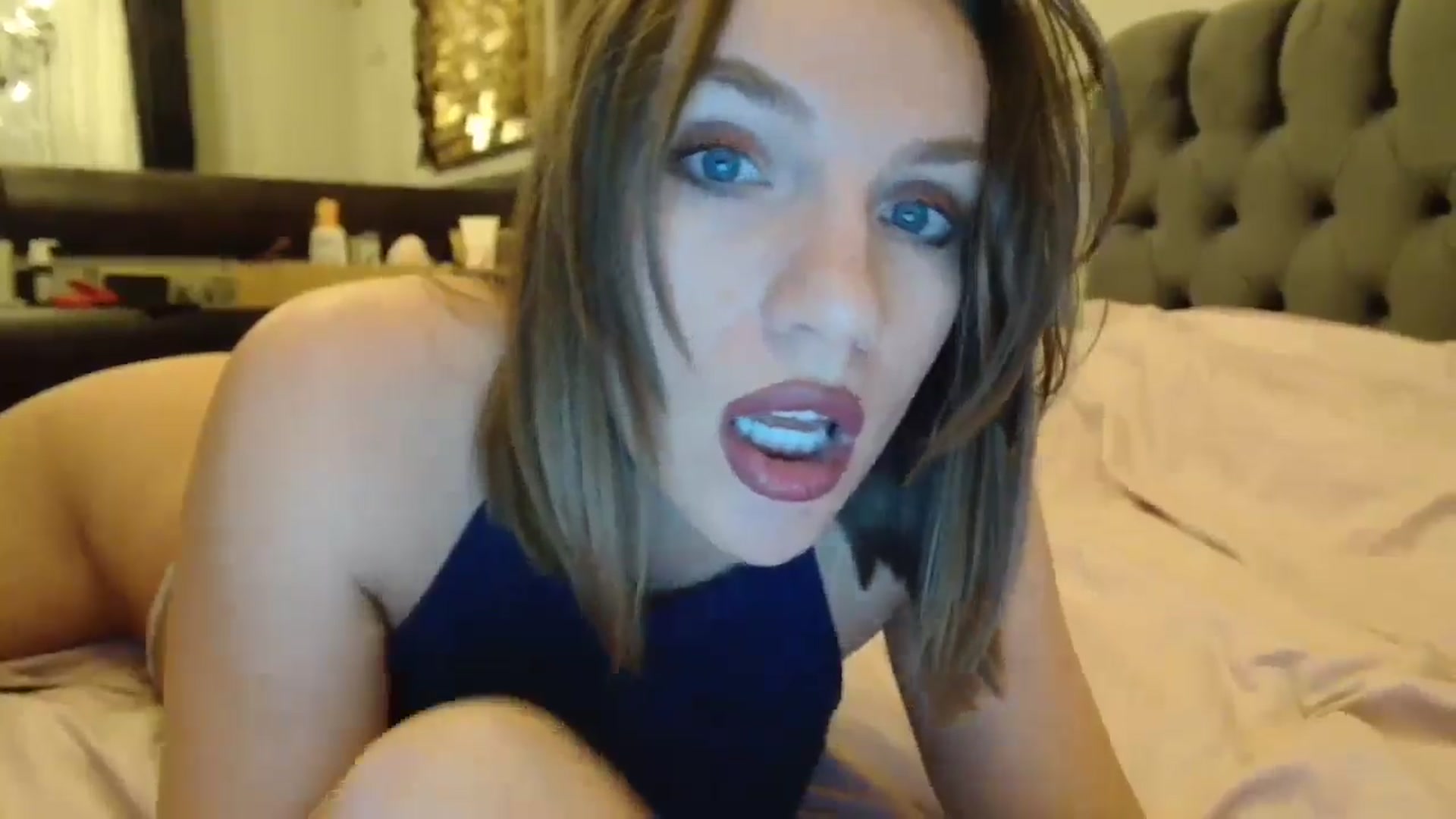 Gallery image thumbnail from ABABAB1's myfreecams stream on, 06/20/2025, 17:15 image 14 of 20