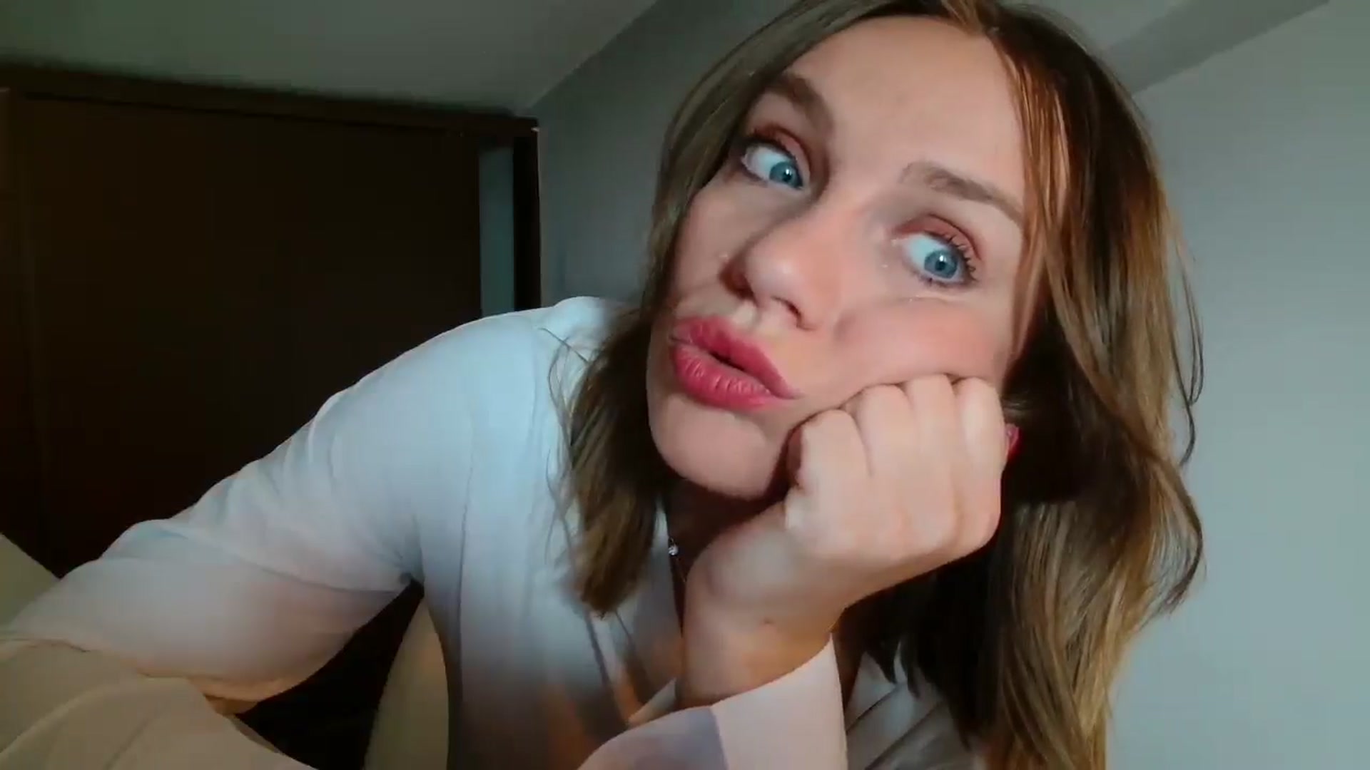 Gallery image thumbnail from ABABAB1's myfreecams stream on, 06/21/2025, 15:34 image 12 of 20