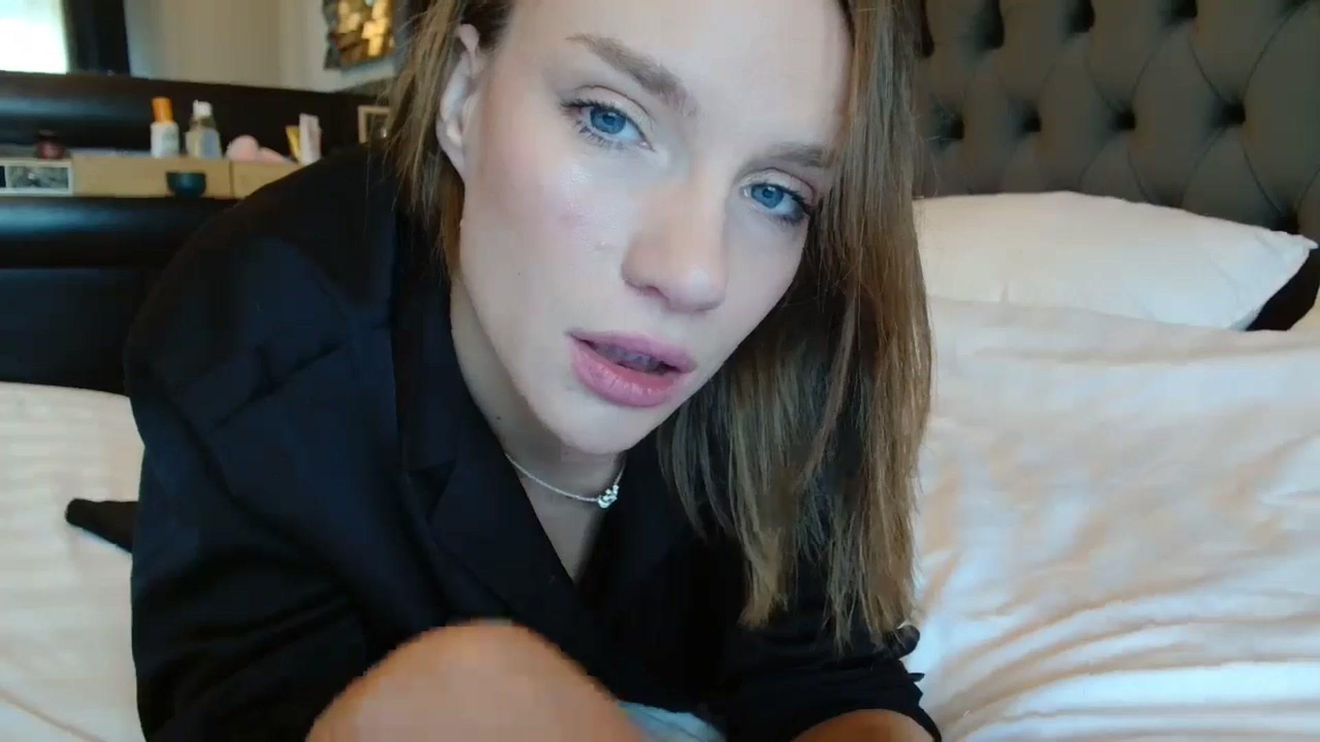 Gallery image thumbnail from ABABAB1's myfreecams stream on, 09/13/2025, 07:20 image 2 of 20