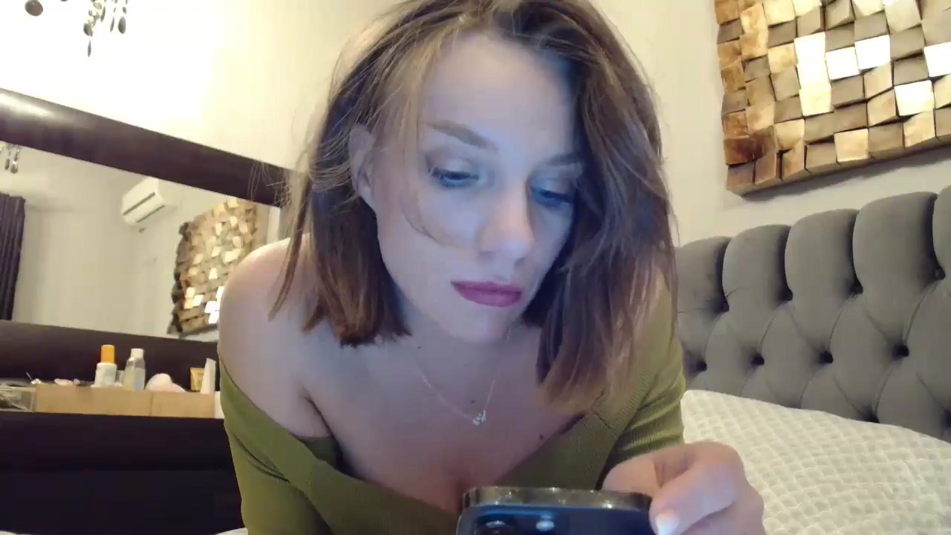 Gallery image thumbnail from ABABAB1's myfreecams stream on, 09/26/2025, 17:17 image 14 of 20