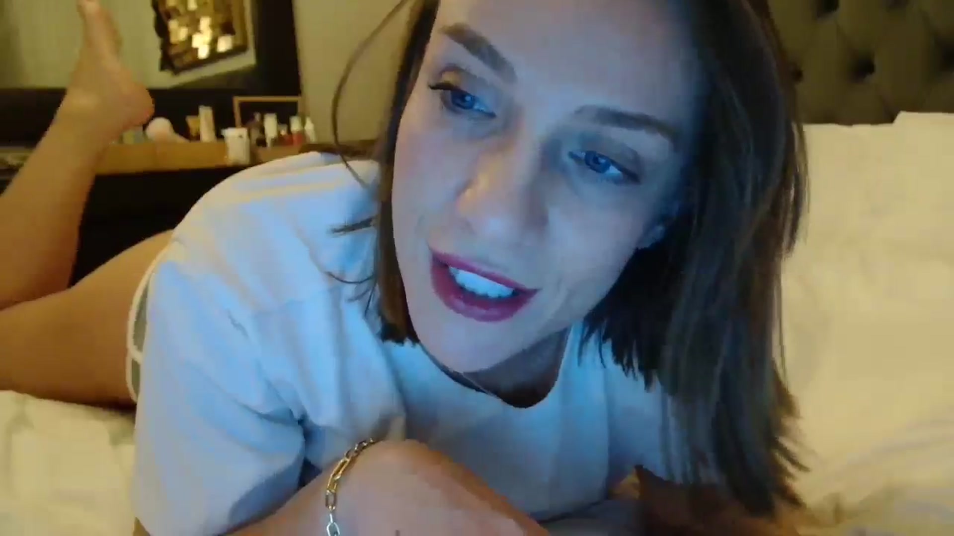 Gallery image thumbnail from ABABAB1's myfreecams stream on, 10/14/2025, 17:28 image 13 of 20