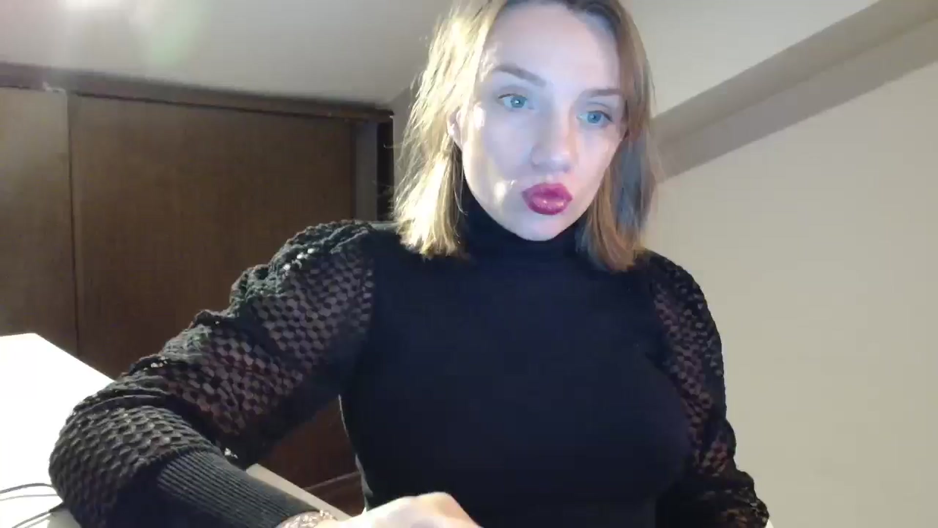 Gallery image thumbnail from ABABAB1's myfreecams stream on, 10/15/2025, 15:52 image 12 of 20