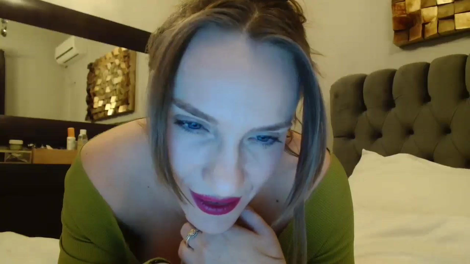 Gallery image thumbnail from ABABAB1's myfreecams stream on, 10/17/2025, 18:30 image 4 of 20