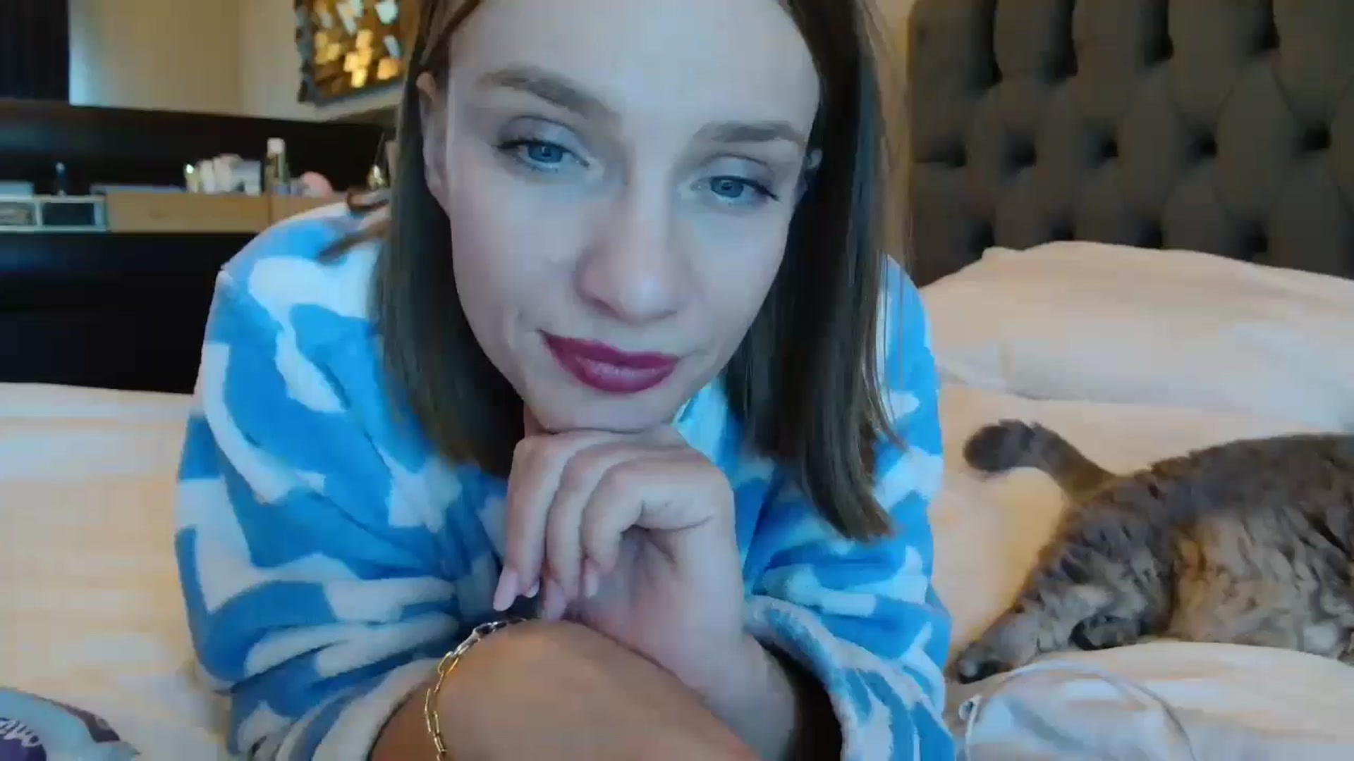 Gallery image thumbnail from ABABAB1's myfreecams stream on, 10/25/2025, 11:31 image 17 of 20