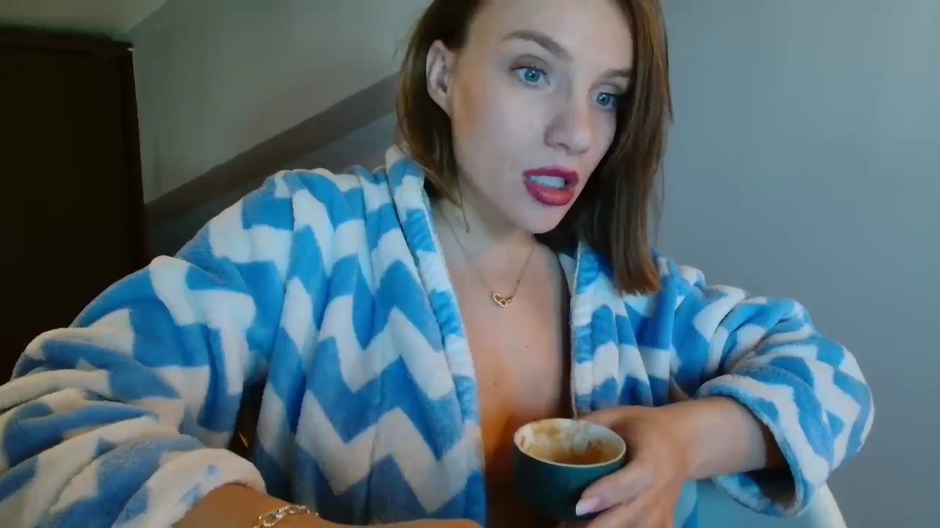 Gallery image thumbnail from ABABAB1's myfreecams stream on, 10/25/2025, 11:31 image 10 of 20