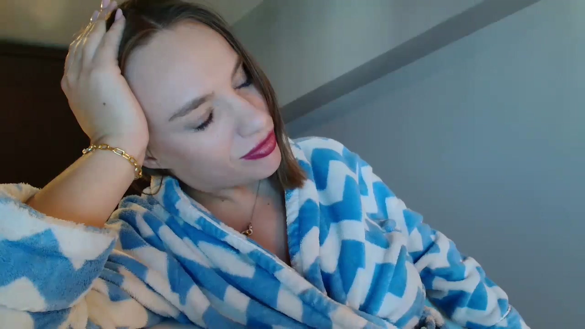 Gallery image thumbnail from ABABAB1's myfreecams stream on, 10/25/2025, 11:31 image 2 of 20