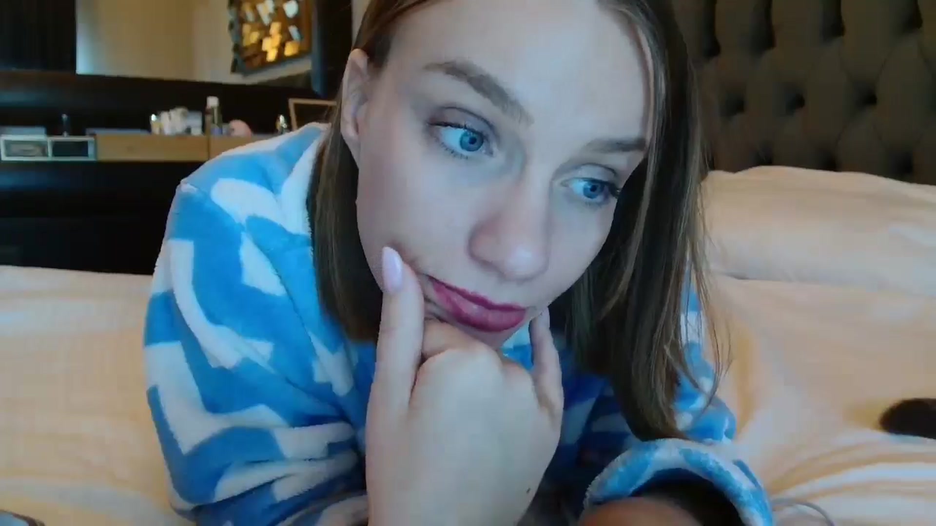 Gallery image thumbnail from ABABAB1's myfreecams stream on, 10/25/2025, 11:31 image 19 of 20