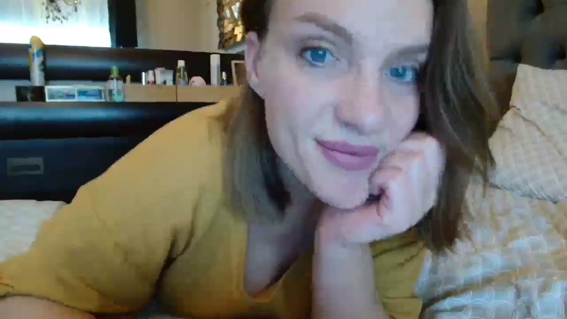 Gallery image thumbnail from ABABAB1's myfreecams stream on, 11/09/2025, 13:05 image 10 of 20