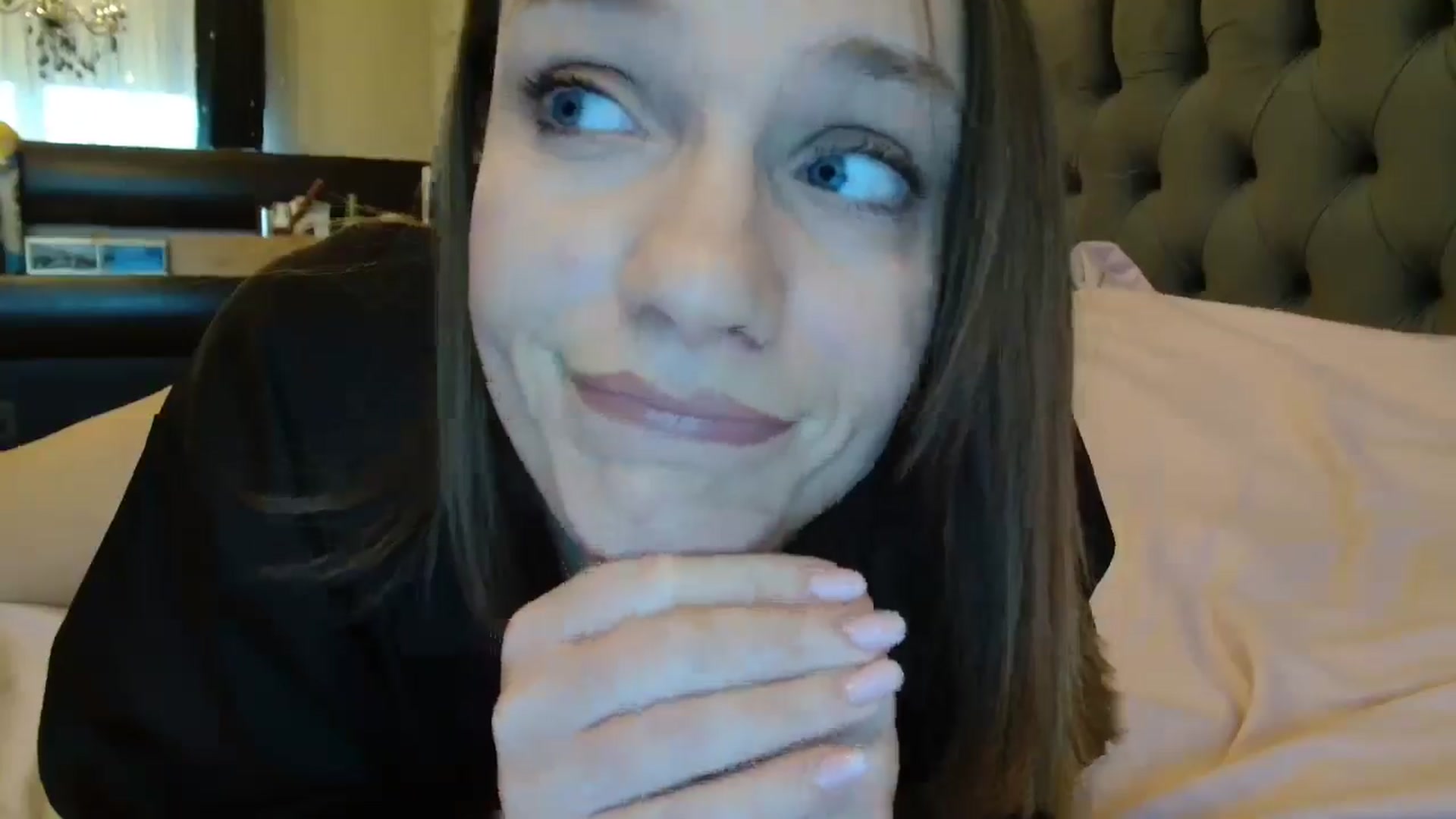 Gallery image thumbnail from ABABAB1's myfreecams stream on, 11/27/2025, 09:49 image 16 of 20