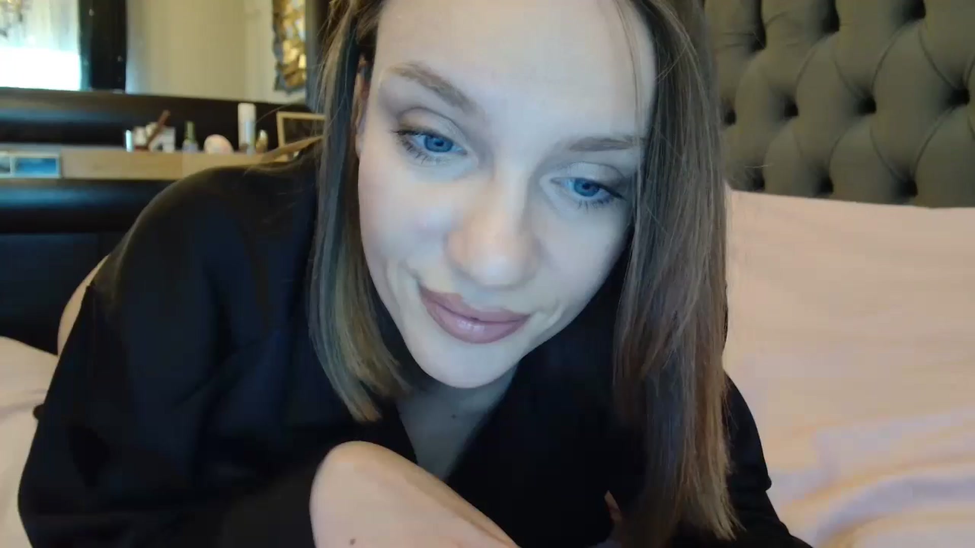 Gallery image thumbnail from ABABAB1's myfreecams stream on, 11/27/2025, 09:49 image 4 of 20