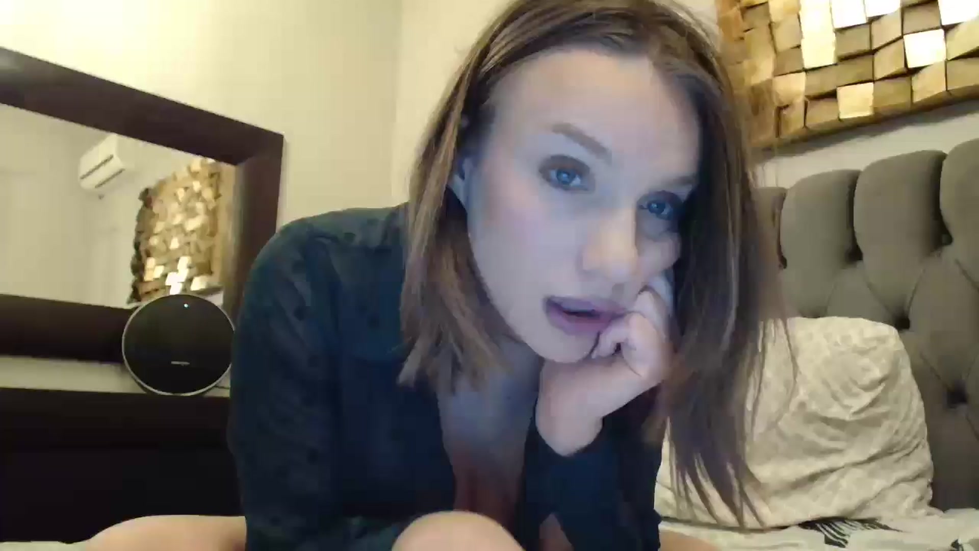 Gallery image thumbnail from ABABAB1's myfreecams stream on, 12/19/2025, 18:34 image 6 of 20