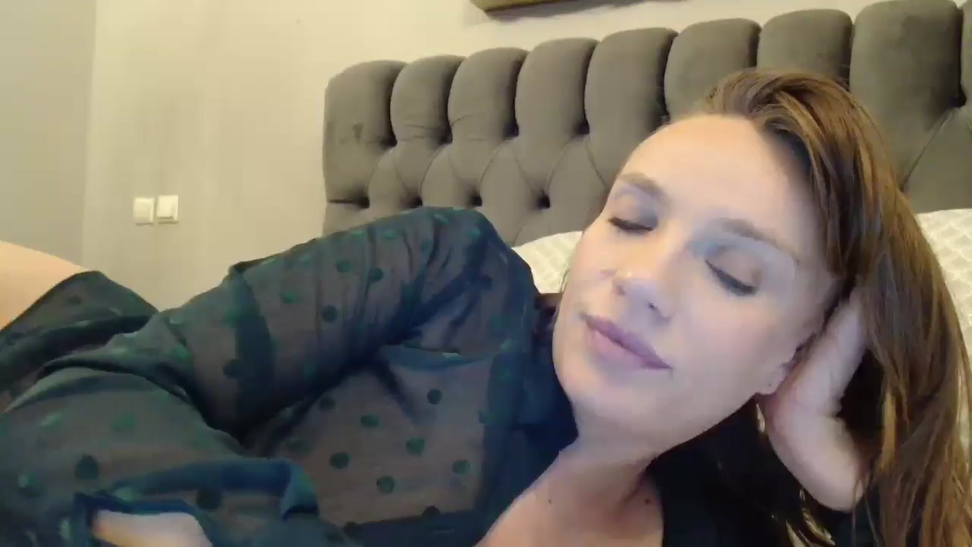 Gallery image thumbnail from ABABAB1's myfreecams stream on, 12/19/2025, 18:34 image 13 of 20