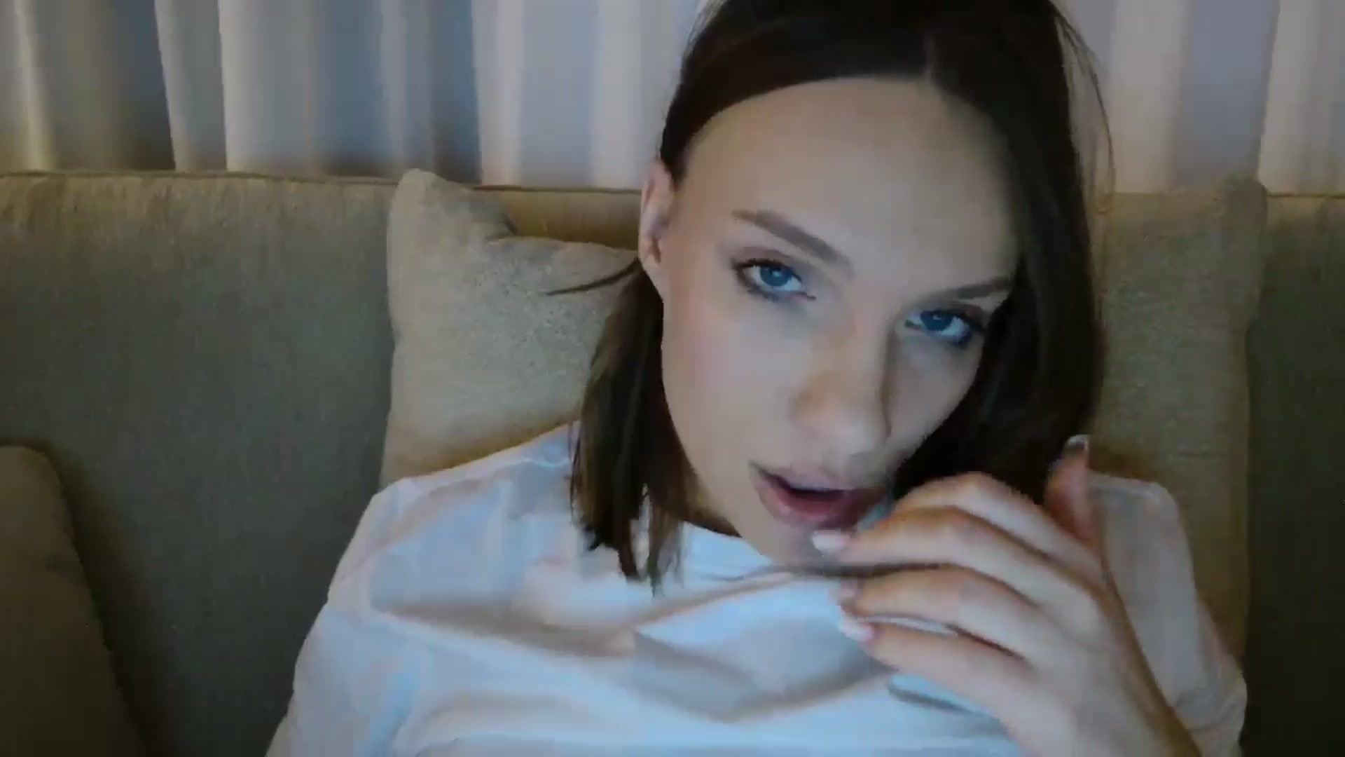 Gallery image thumbnail from ABABAB1's myfreecams stream on, 12/29/2025, 20:28 image 20 of 20