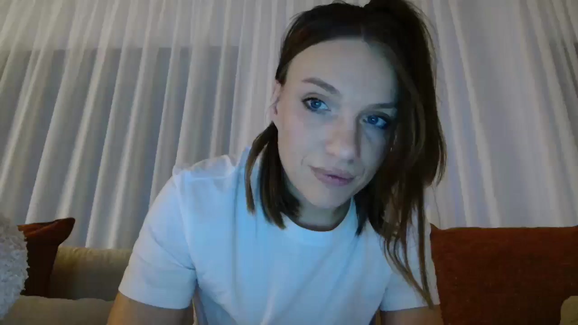Gallery image thumbnail from ABABAB1's myfreecams stream on, 12/29/2025, 20:28 image 11 of 20