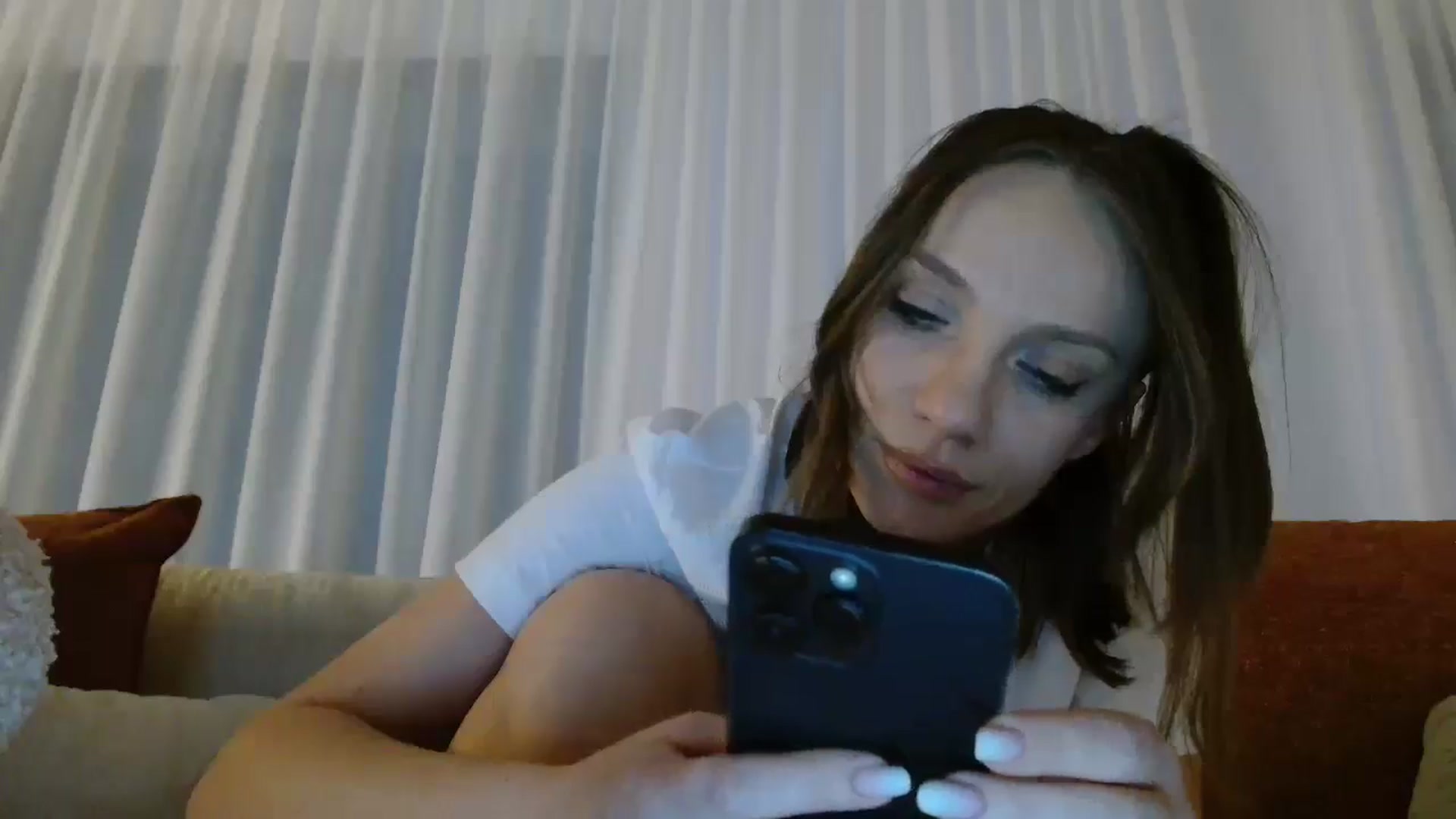 Gallery image thumbnail from ABABAB1's myfreecams stream on, 12/29/2025, 20:28 image 4 of 20