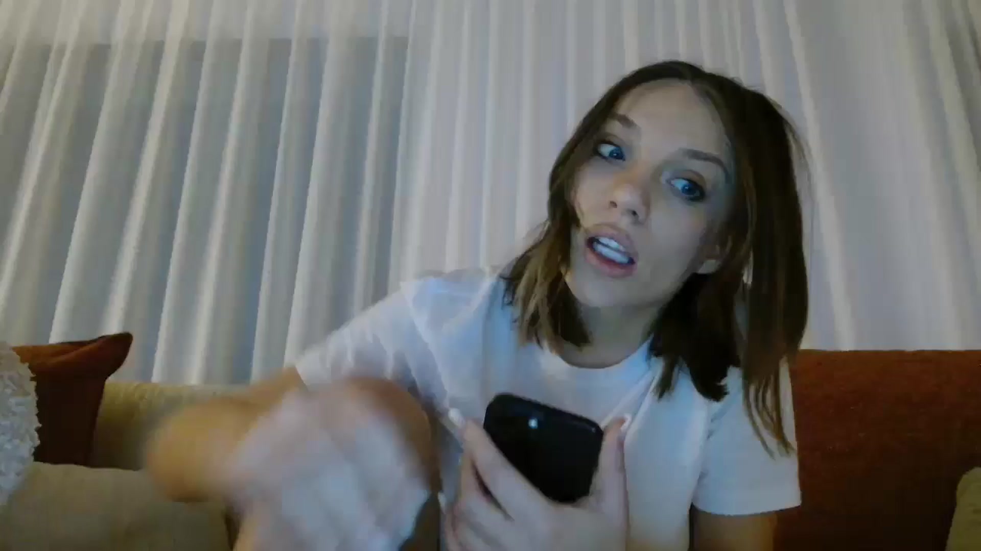 Gallery image thumbnail from ABABAB1's myfreecams stream on, 12/29/2025, 20:28 image 2 of 20