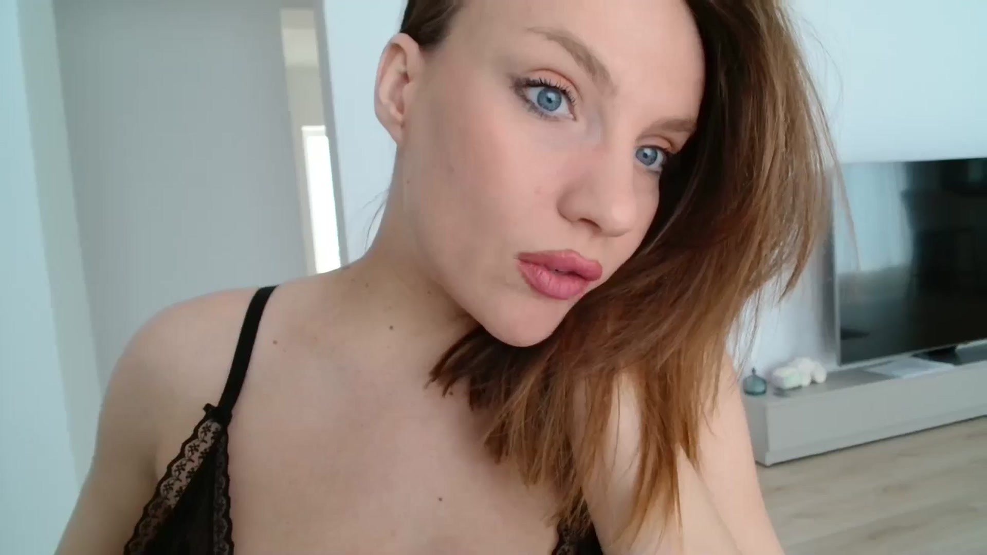 Gallery image thumbnail from ABABAB1's myfreecams stream on, 03/22/2026, 08:30 image 12 of 20