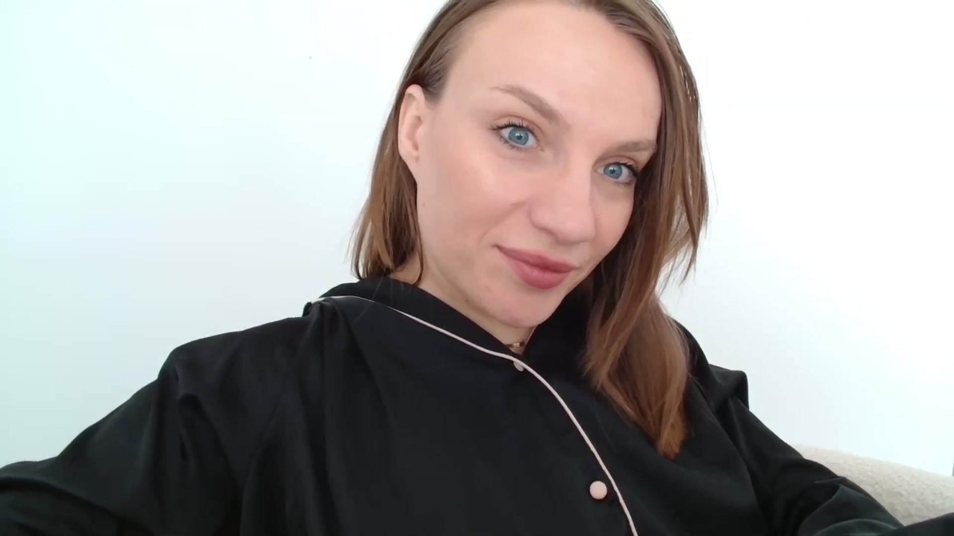 Gallery image thumbnail from ABABAB1's myfreecams stream on, 03/27/2026, 10:19 image 6 of 20