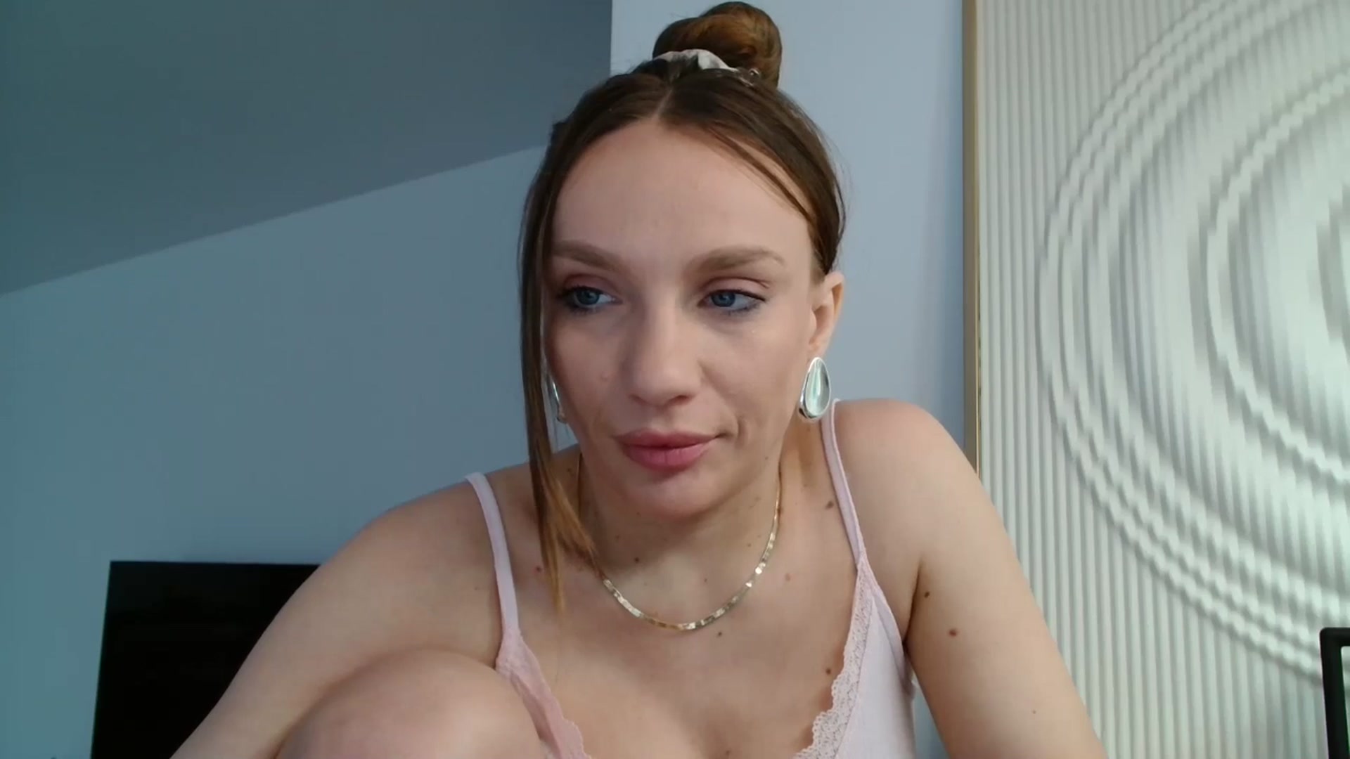 Gallery image thumbnail from ABABAB1's myfreecams stream on, 03/29/2026, 10:03 image 11 of 20