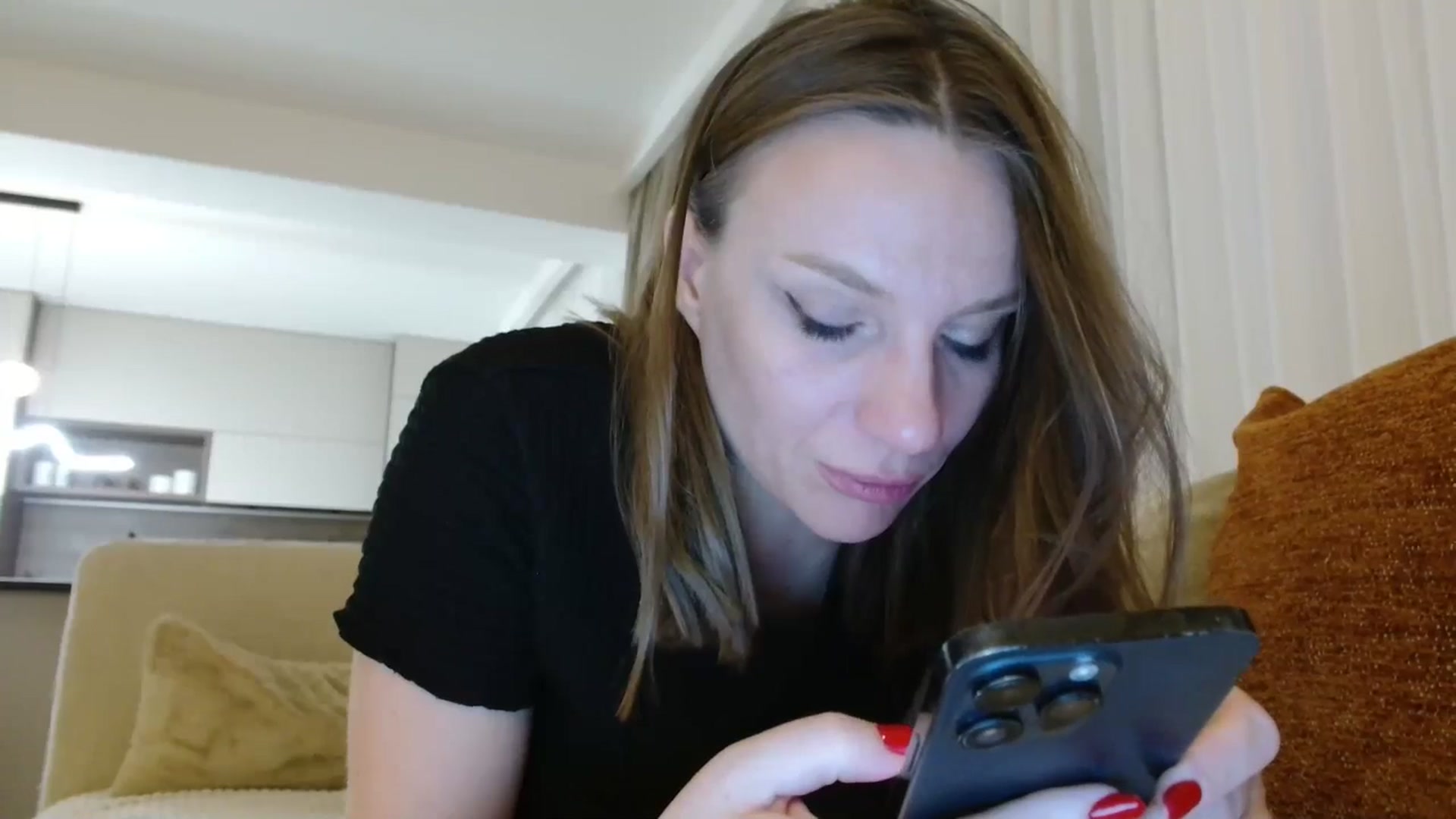 Gallery image thumbnail from ABABAB1's myfreecams stream on, 04/15/2026, 20:01 image 13 of 20