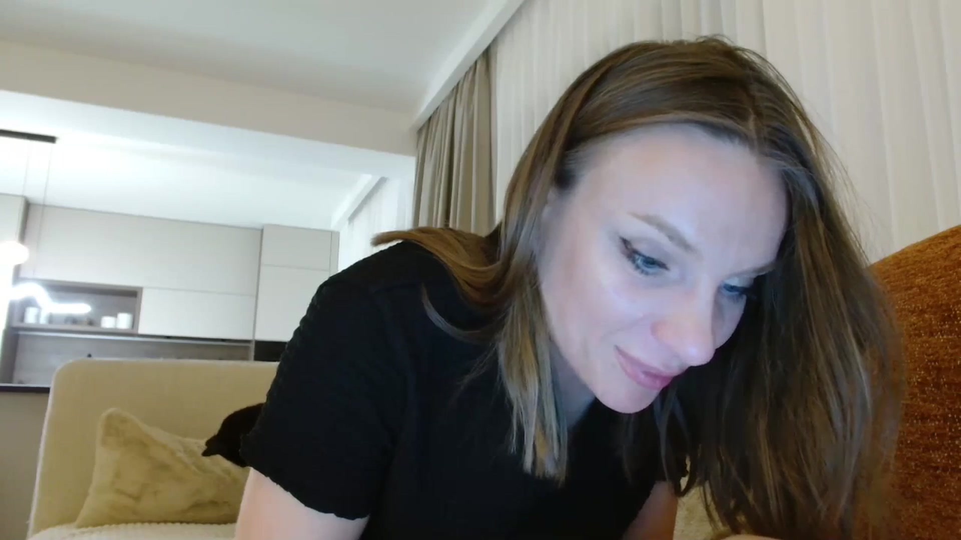 Gallery image thumbnail from ABABAB1's myfreecams stream on, 04/15/2026, 20:01 image 5 of 20